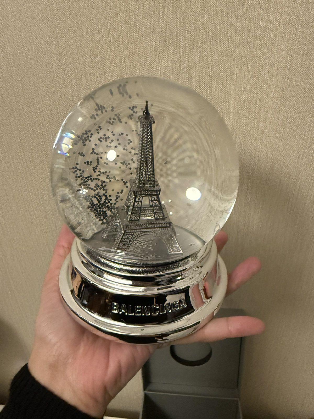 Balenciaga Rare balenciaga vip snow globe Size ONE SIZE - 11 Thumbnail