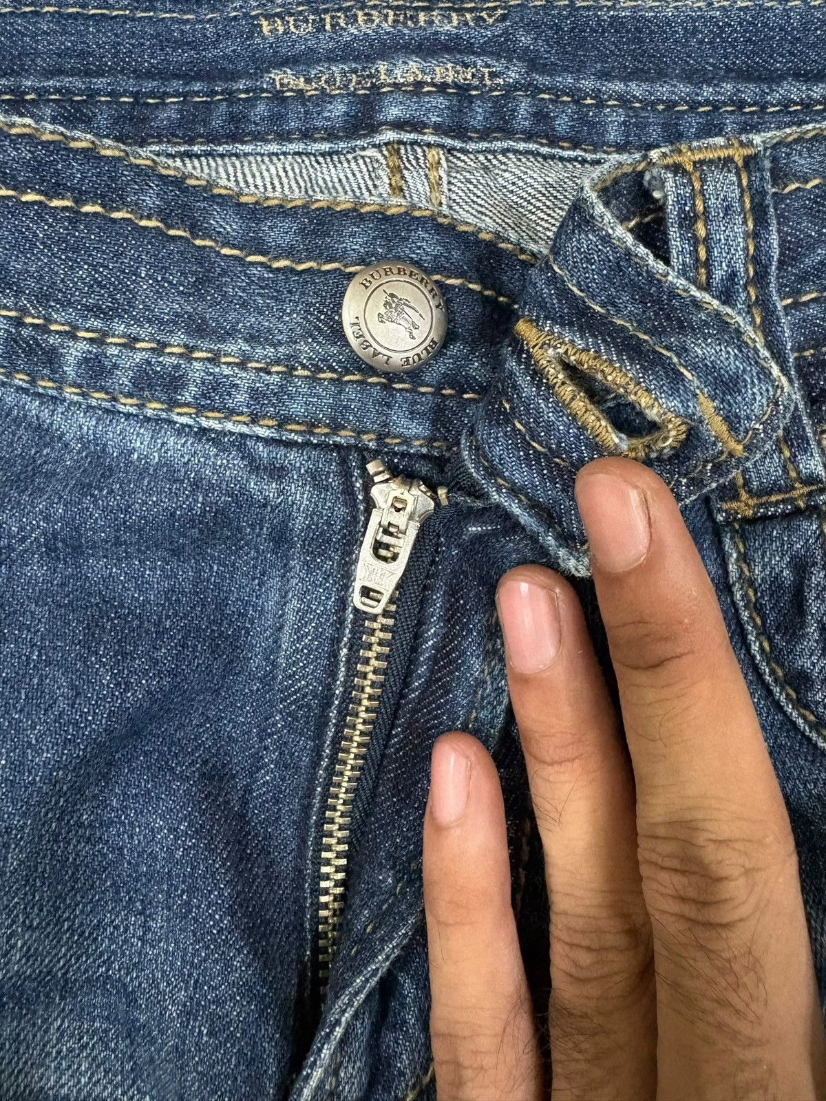 Burberry Vintage Burberry Blue Label Buckle Back Distressed Jeans Size 31" - 3 Thumbnail