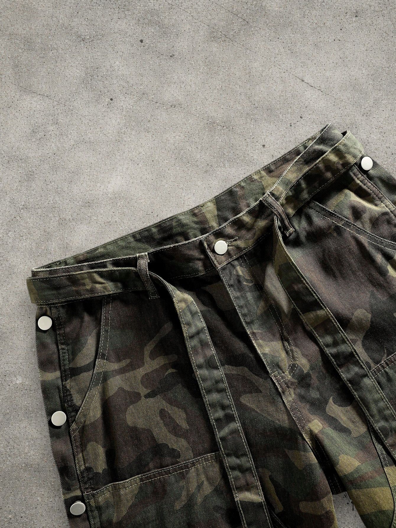 Japanese Brand Camo cargo shorts Size US 32 / EU 48 - 3 Thumbnail