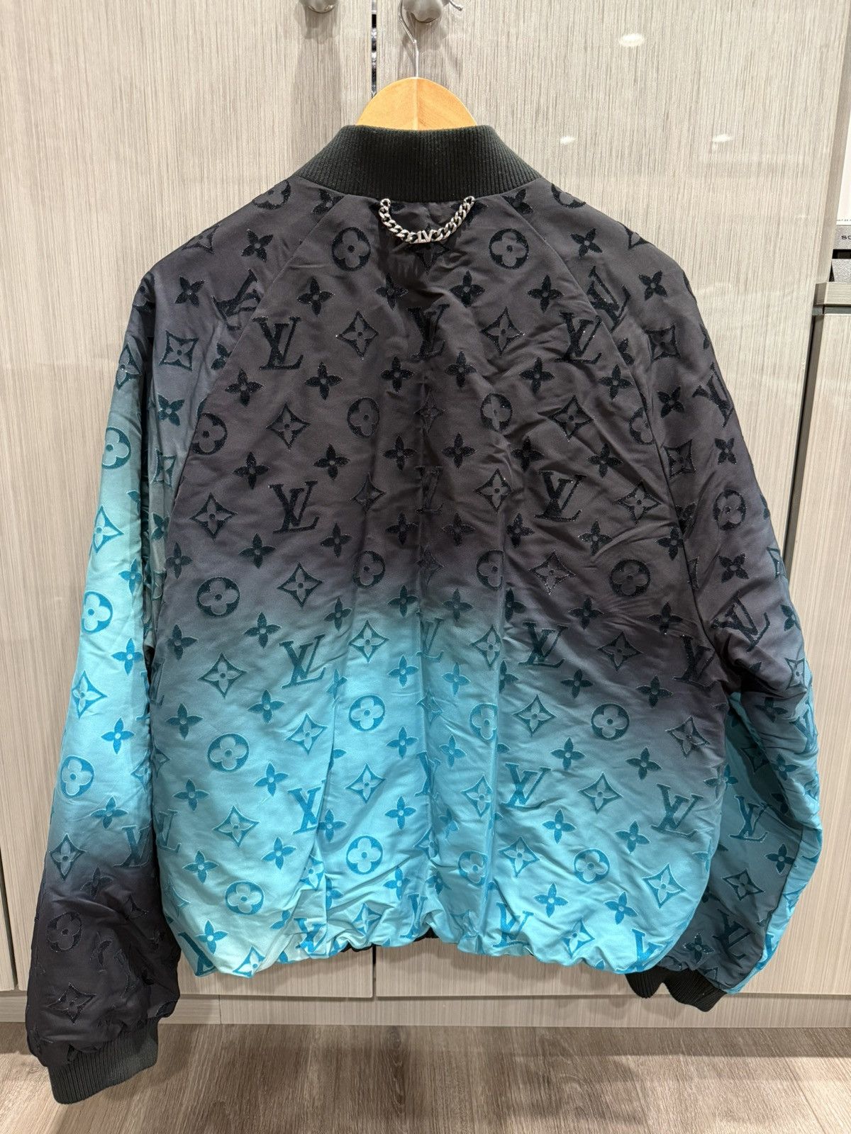 Louis Vuitton Louis Vuitton Gradient Flocked Monogram Bomber Jacket Size US M / EU 48-50 / 2 - 5 Thumbnail