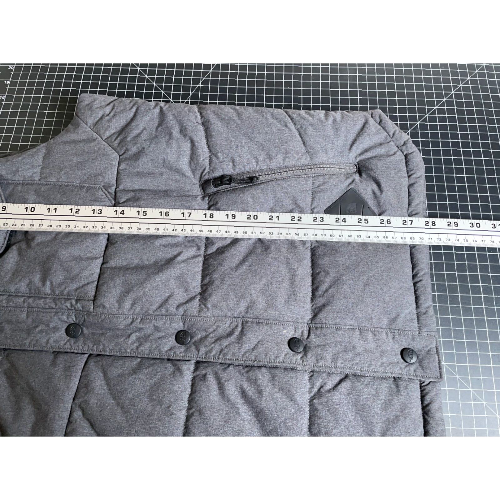 The North Face The North Face Puffer Vest Mens Large Gray Nylon Snap Button Insulated Vest Size US L / EU 52-54 / 3 - 6 Thumbnail