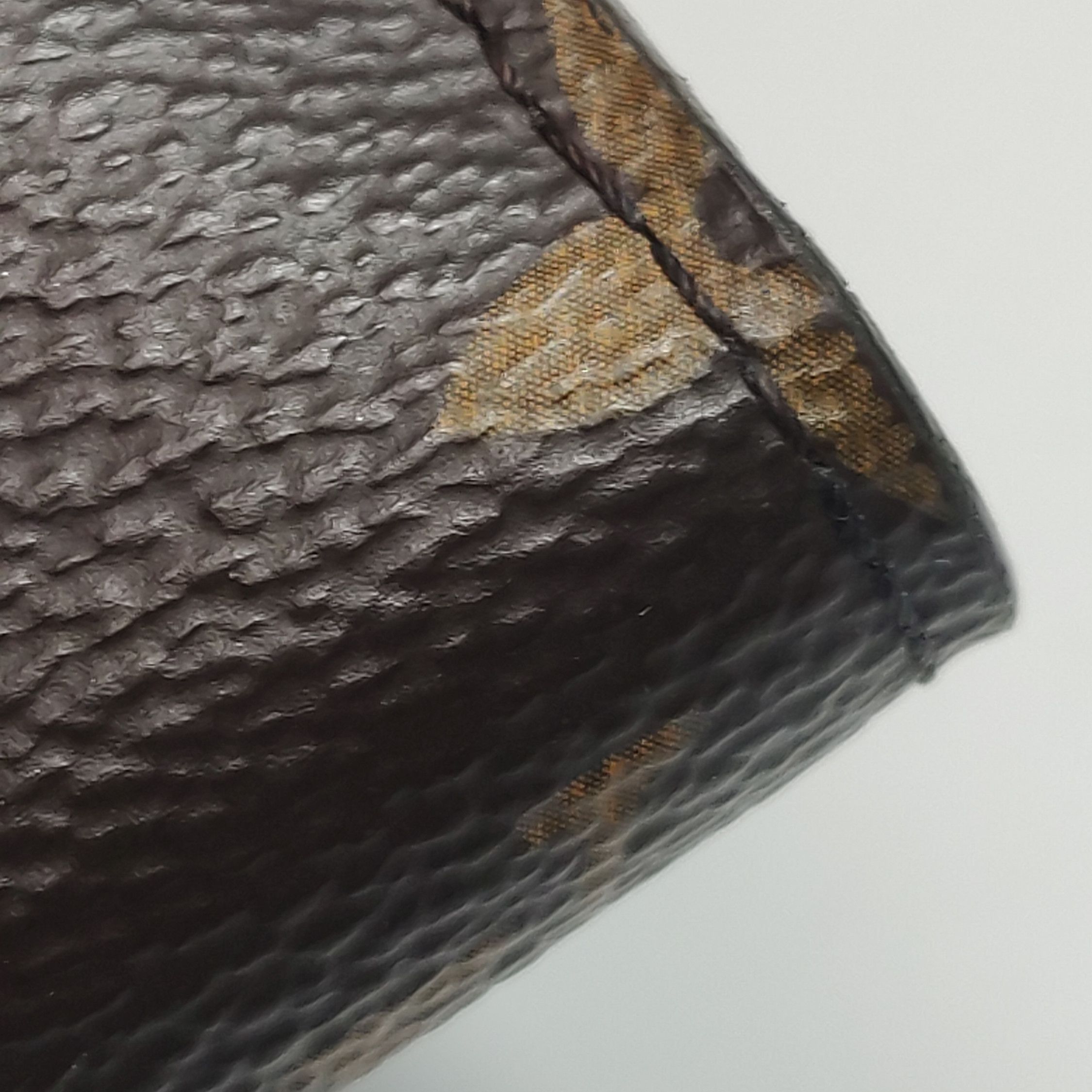 Louis Vuitton Louis Vuitton (LV) Victorine leather colorblock bird patter Size ONE SIZE - 3 Thumbnail