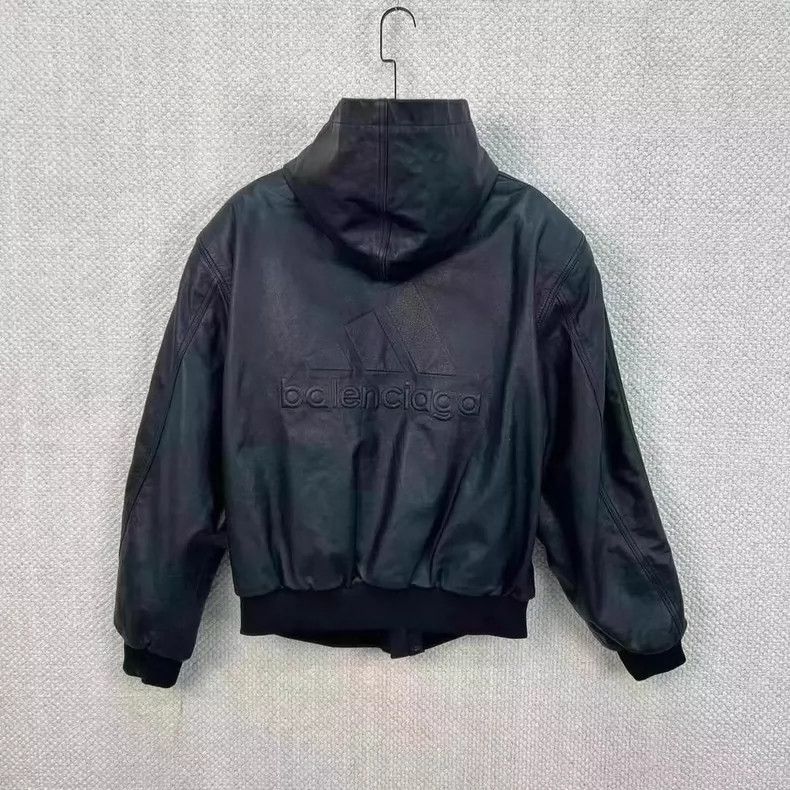 Balenciaga Balenciaga Adidas Collaboration Embossed Padded Shoulder B Size US M / EU 48-50 / 2 - 2 Thumbnail
