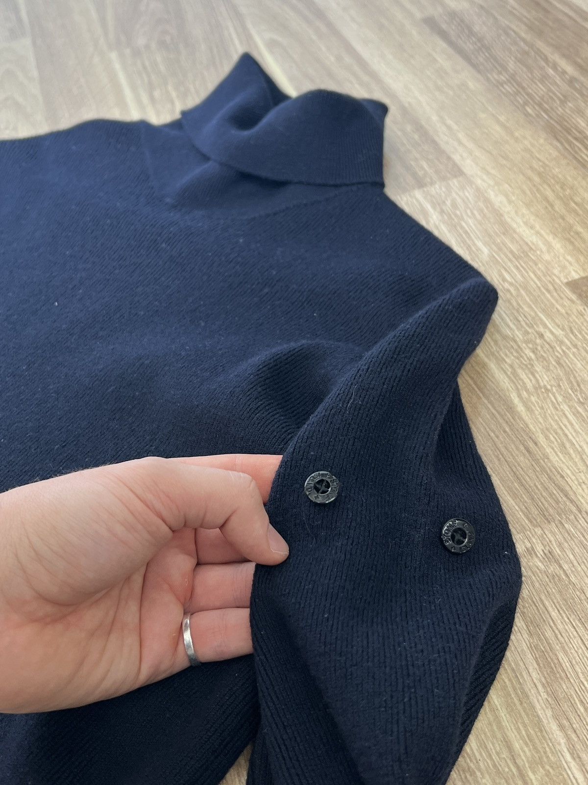 Stone Island Vintage Stone Island Wool Navy Turtle Neck Sweater XXLfits M Size US M / EU 48-50 / 2 - 6 Thumbnail