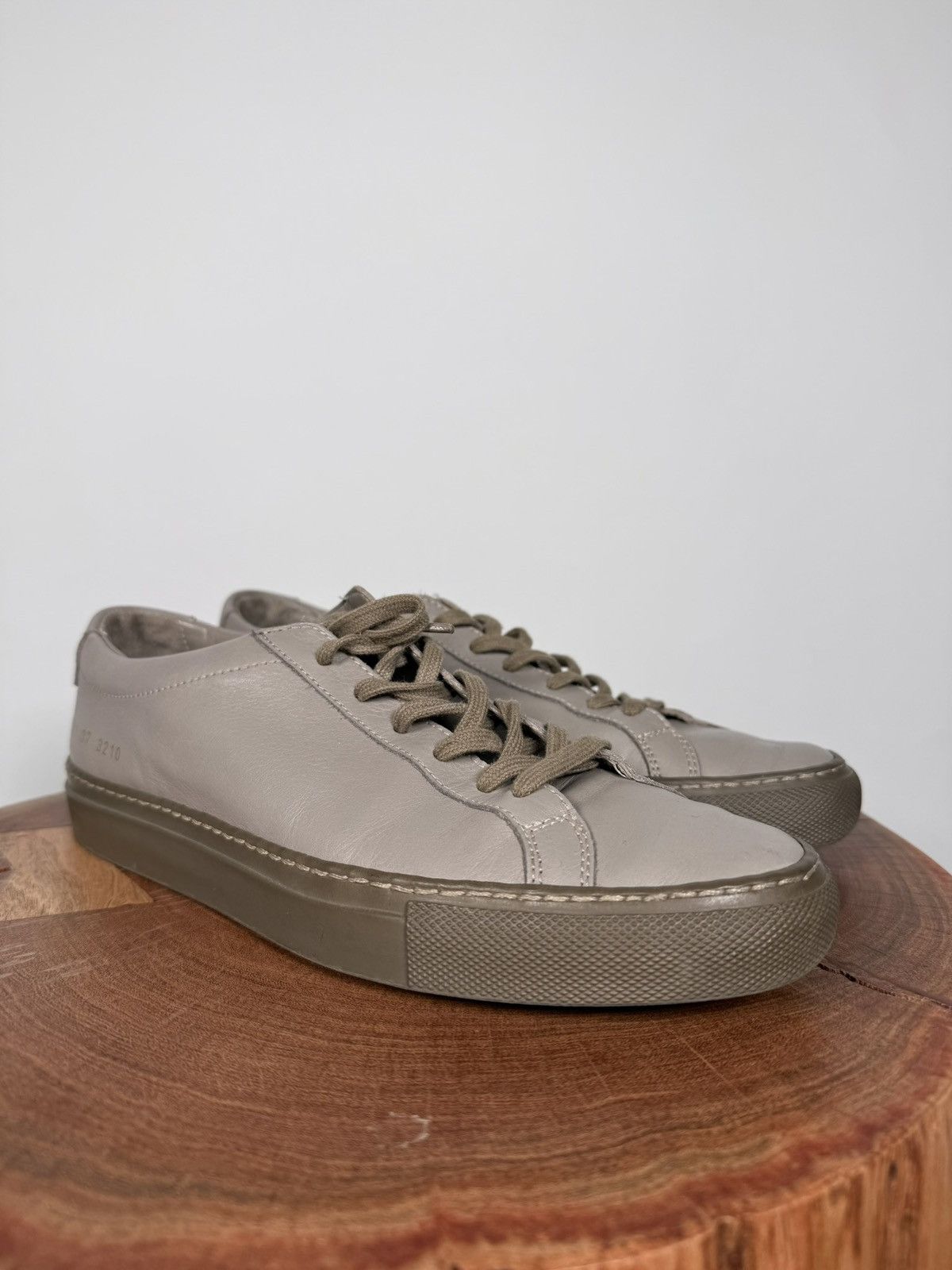 Common Projects Common Projects Women Achilles Low Leather Shoes Size US 7 / IT 37 - 1 Thumbnail