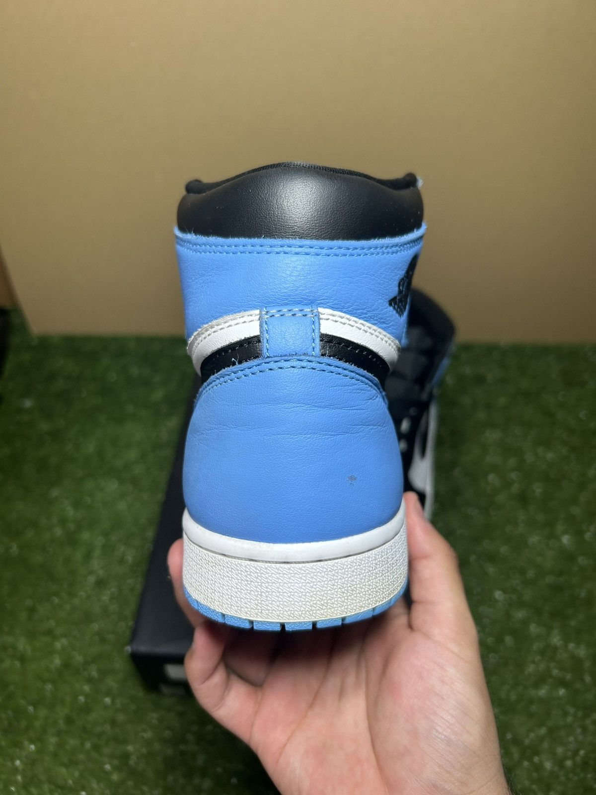 Jordan Brand Jordan 1 UNC toe Size US 10.5 / EU 43-44 - 9 Thumbnail