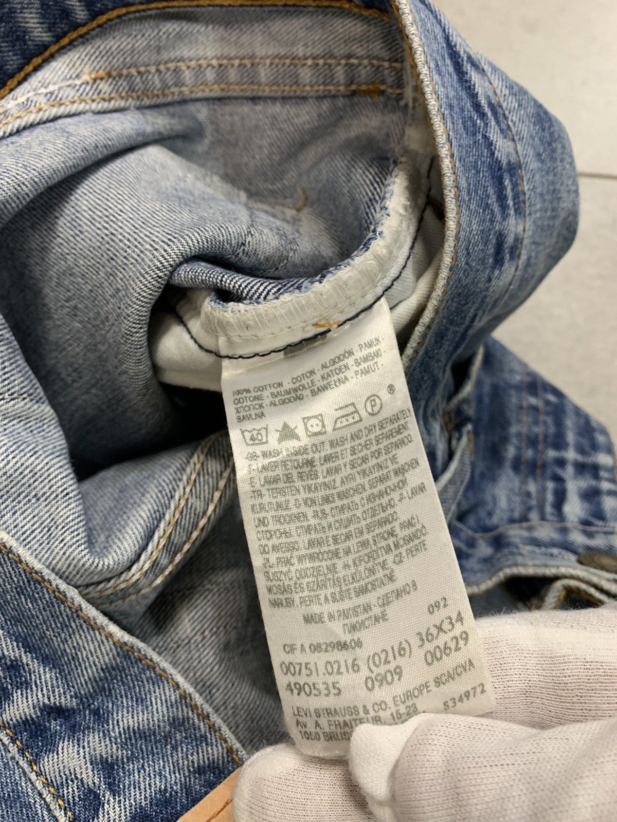 Levi's Vintage Clothing Y2k 00s Vintage Blue faded wide Leg Levi 751 Denim jeans Size US 36 / EU 52 - 10 Thumbnail