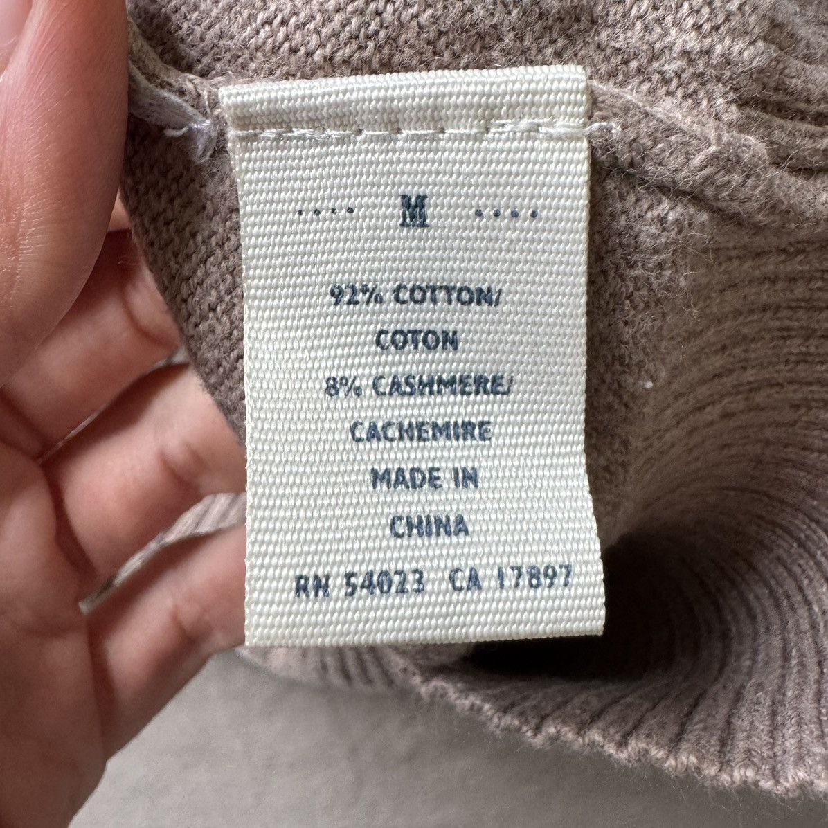Old Navy Old Navy Cashmere Blend V-Neck Sweater Size US M / EU 48-50 / 2 - 7 Thumbnail