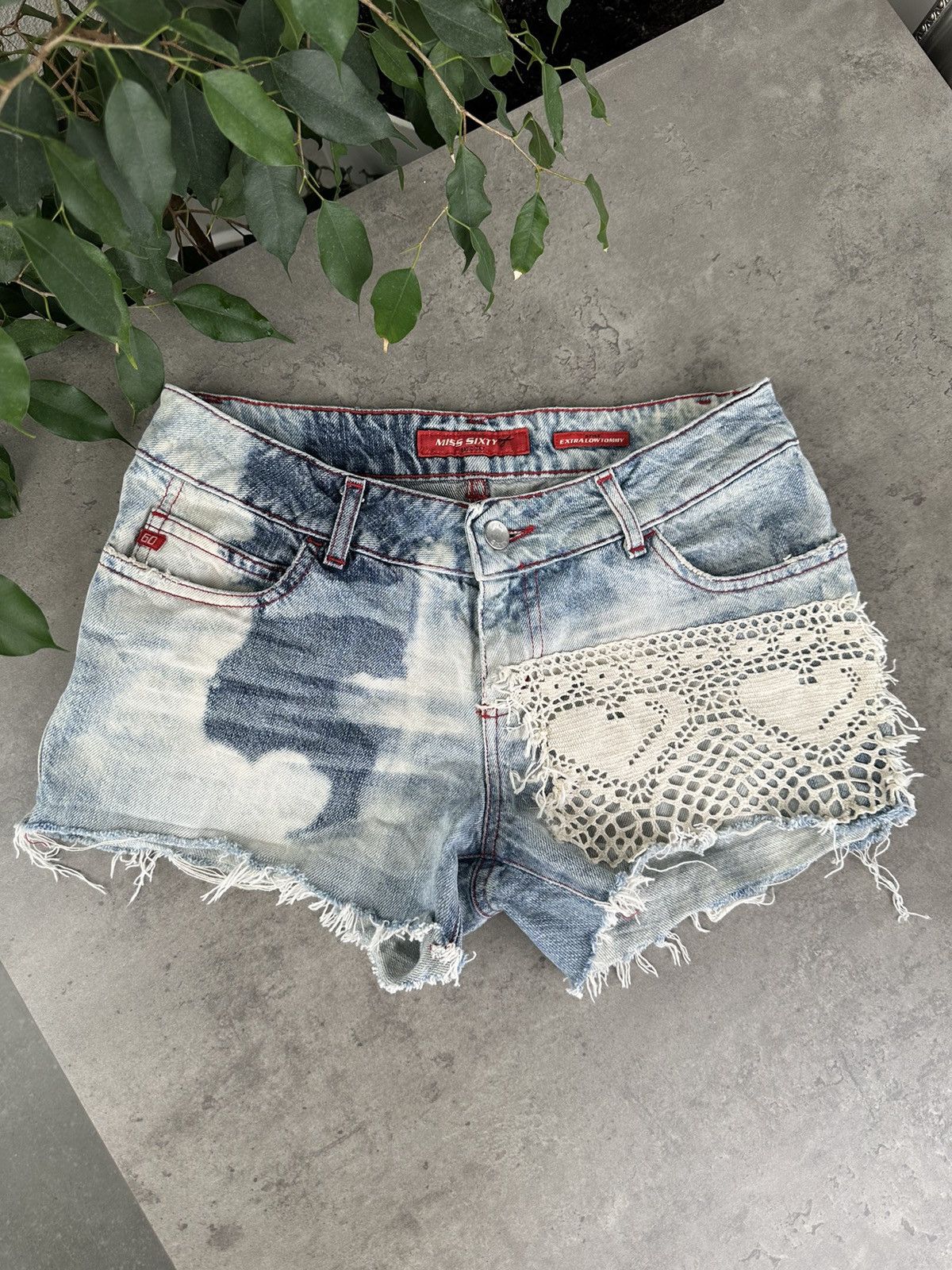 Miss Sixty Miss Sixty Shorts Size 28" / US 6 / IT 42 - 1 Thumbnail