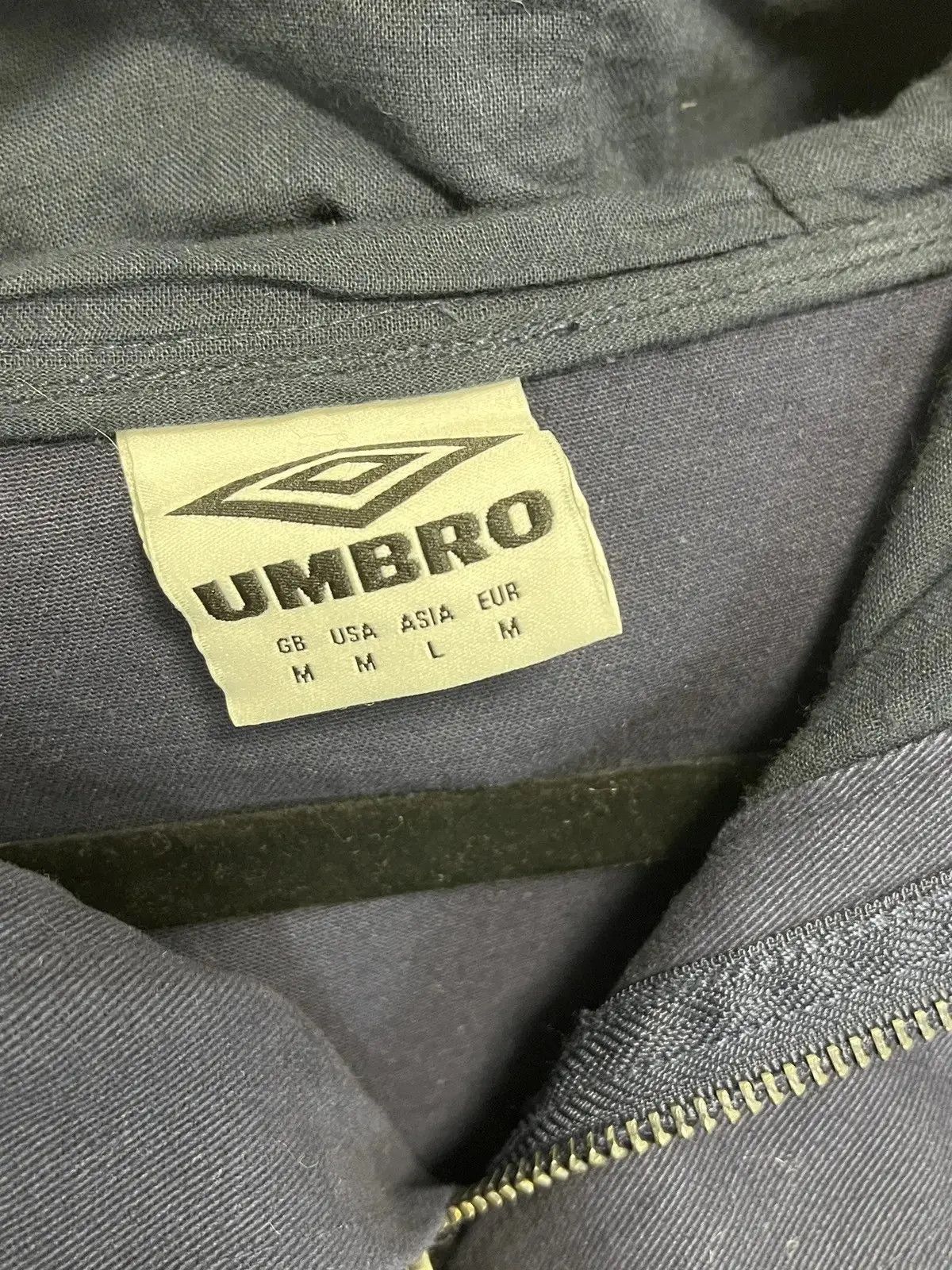 Umbro Vintage Umbro Navy Blue Hooded Parka Jacket Logo Print Size US M / EU 48-50 / 2 - 5 Thumbnail