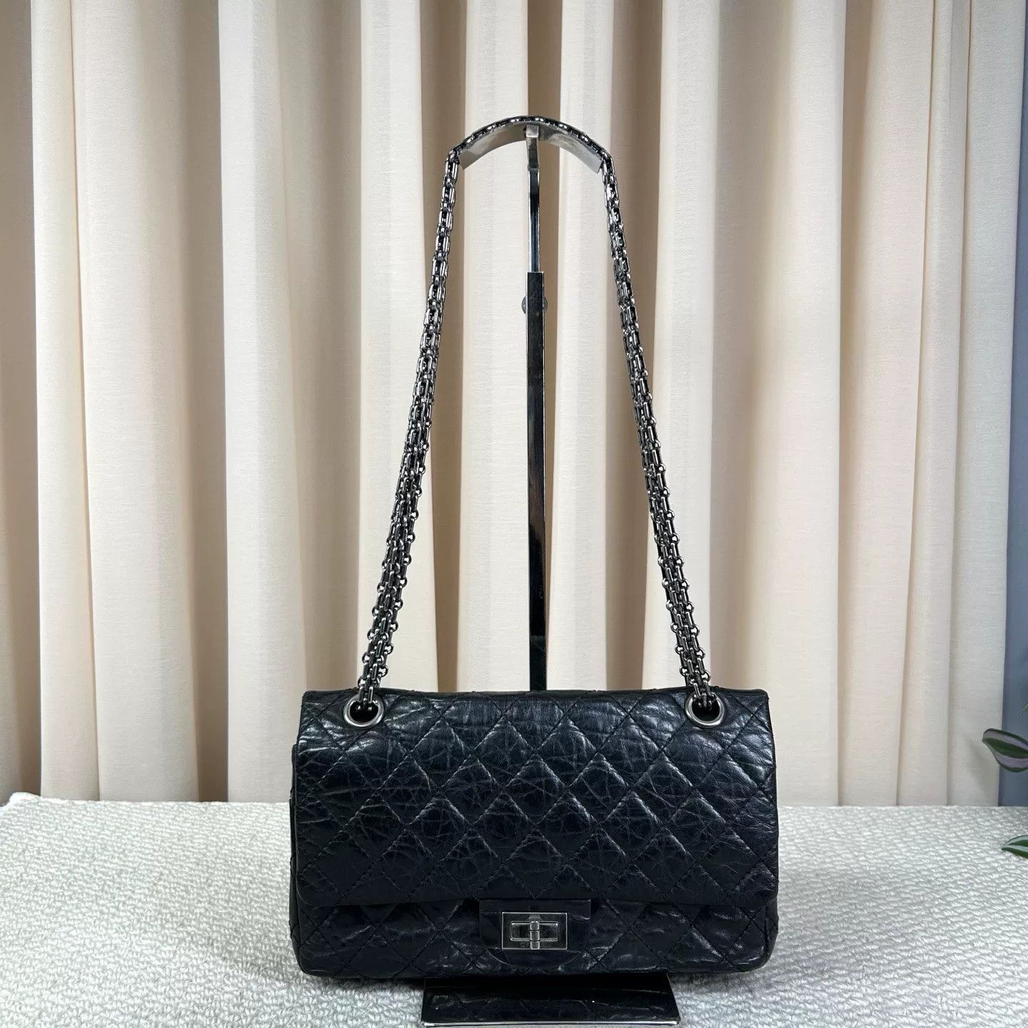 Chanel Pre-loved Bag Very good condition Size ONE SIZE - 1 Thumbnail