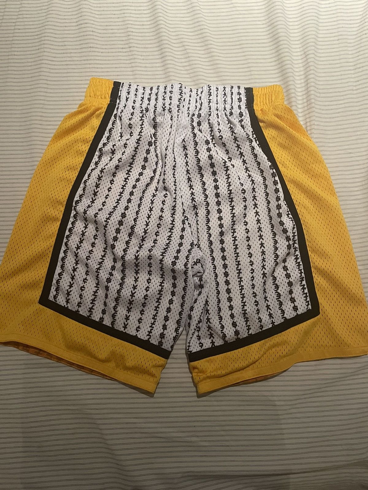 Imran Potato Imran Potato Currency Basketball Shorts Lakers Size US 30 / EU 46 - 5 Thumbnail