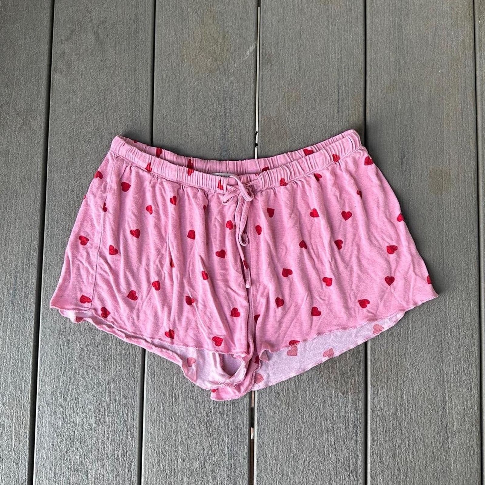 Forever 21 Pink and red heart shorts Size 24" / US 00 / IT 34 - 1 Thumbnail