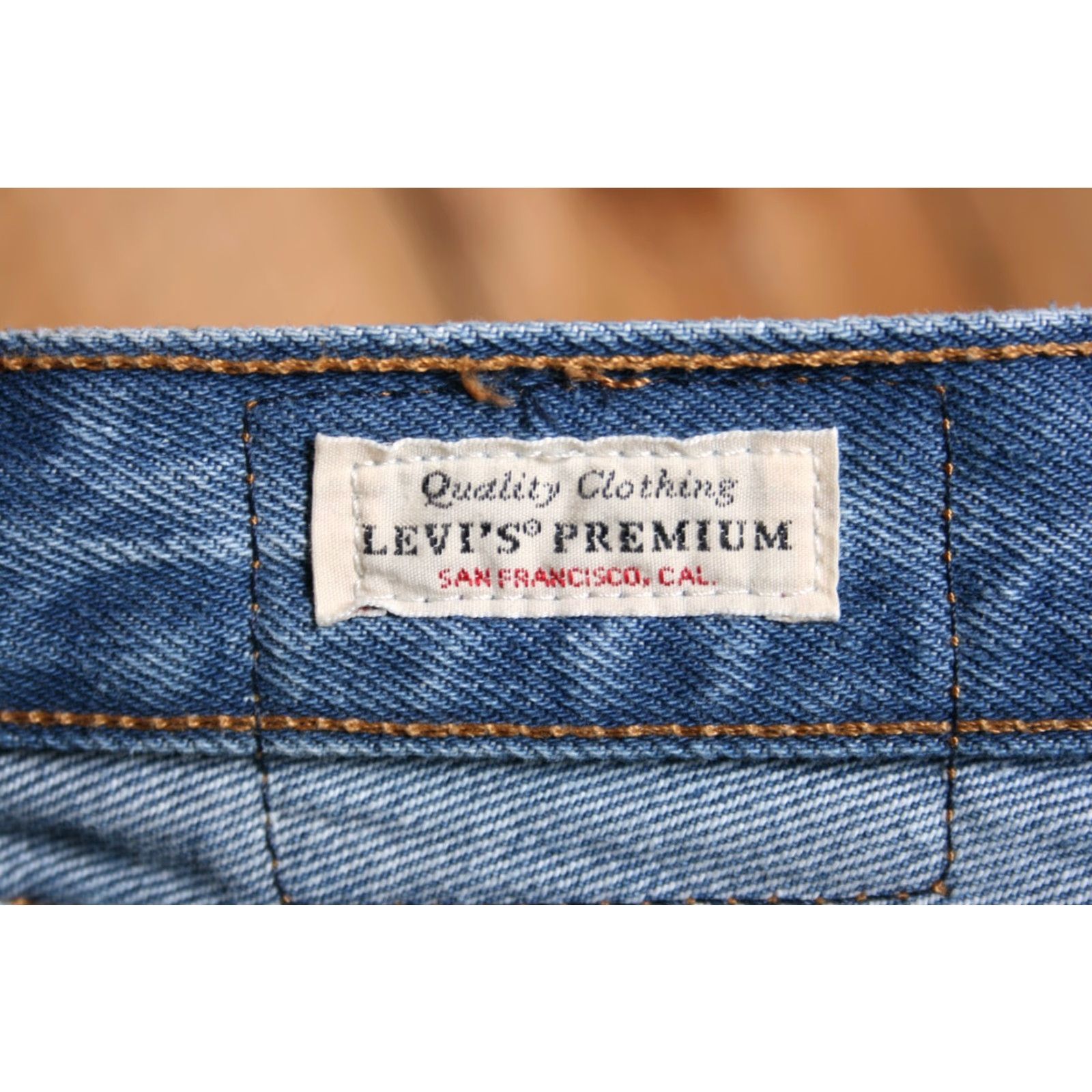 Levi's VINTAGE Levi's 501 Jeans Women's Denim 100% Cotton Blue W28 L31 Regular Inseam 30" Button Fly 1980s Style Tapered Mens Womens Size 30" / US 8 / IT 44 - 7 Thumbnail