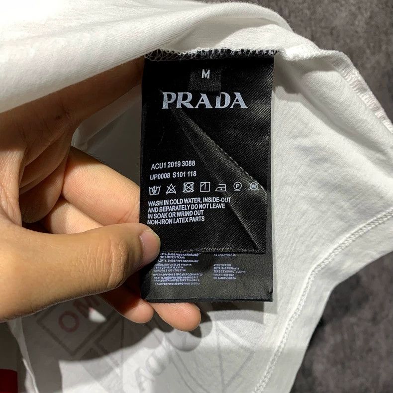 Prada Prada Robot short sleeves 2501-Nextarrow Size US M / EU 48-50 / 2 - 3 Thumbnail