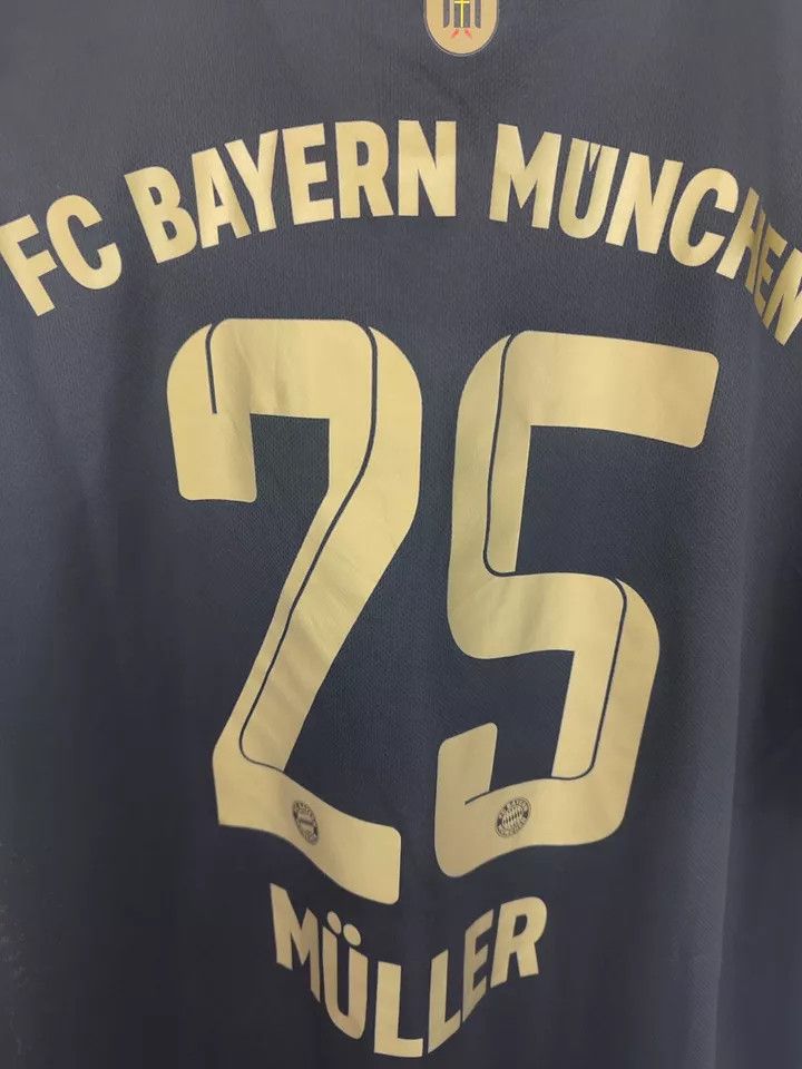Adidas 2021/22 Bayern Munich Away FOOTBALL Kit SHIRT SOCCER JERSEY Size US XL / EU 56 / 4 - 15 Thumbnail