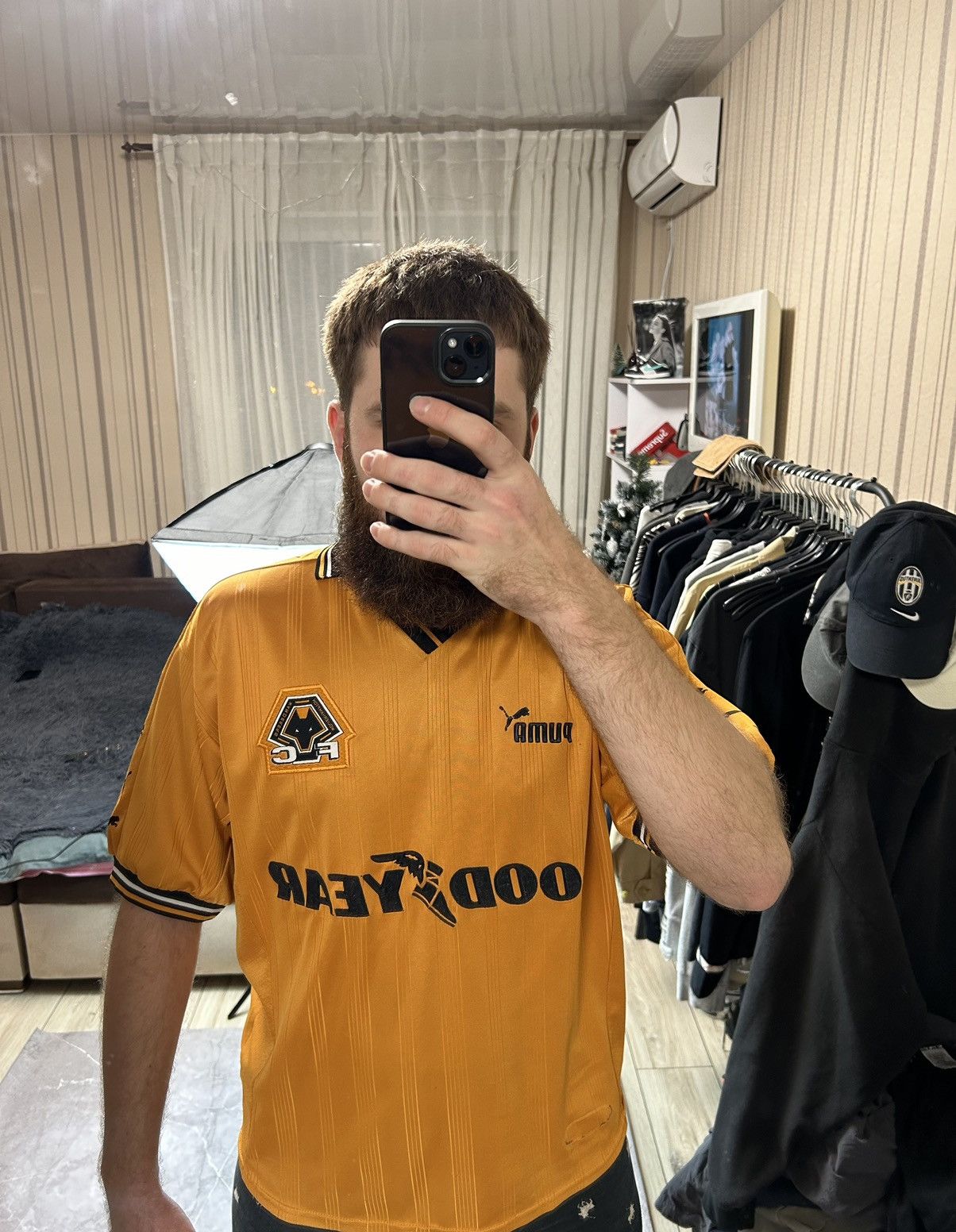 Puma × Vintage Vintage 1998 Wolverhampton Soccer Jersey size L Size US L / EU 52-54 / 3 - 2 Thumbnail