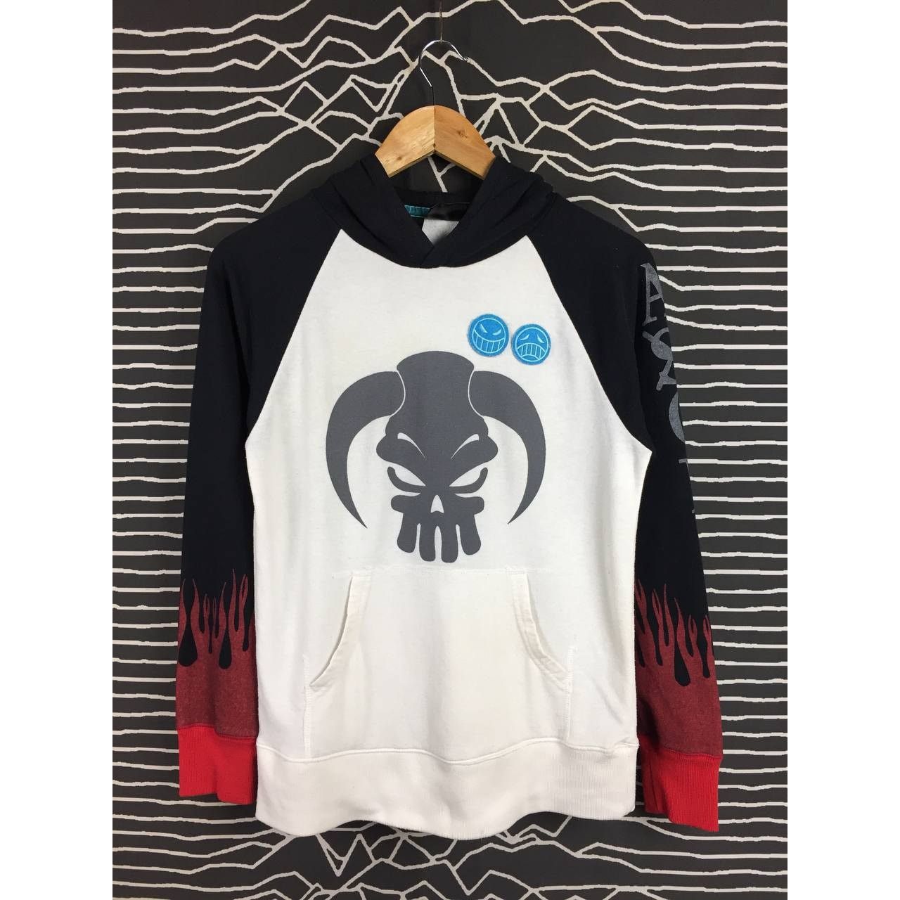 Anime × Japanese Brand × Vintage One Piece X Neutral Infinity Portgas D. Ace Hoodie Size US S / EU 44-46 / 1 - 1 Thumbnail
