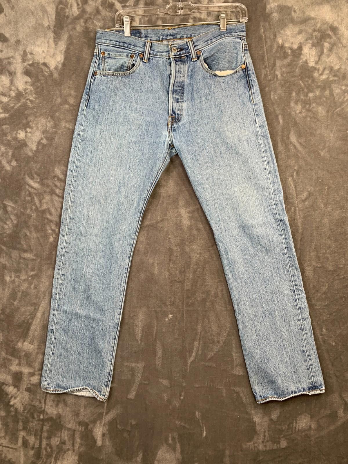 Levi's VINTAGE Levi’s 501 Blue Jeans in a Size 32 x 32 (231) Size US 32 / EU 48 - 1 Thumbnail