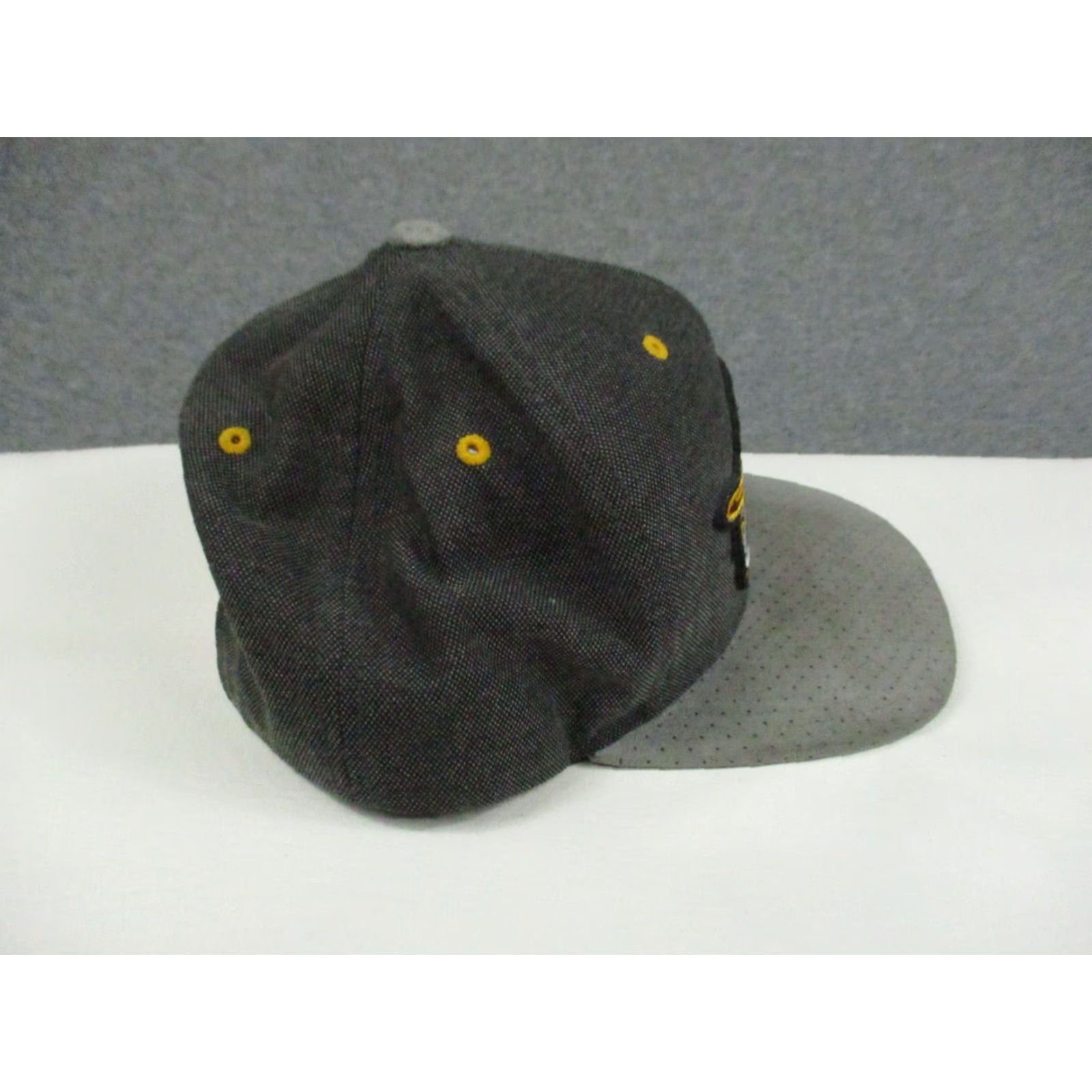 Mitchell & Ness VINTAGE Cleveland Cavaliers Hat Adjustable Gray Mitchell & Ness NWT Basketball Snapback Size ONE SIZE - 3 Thumbnail