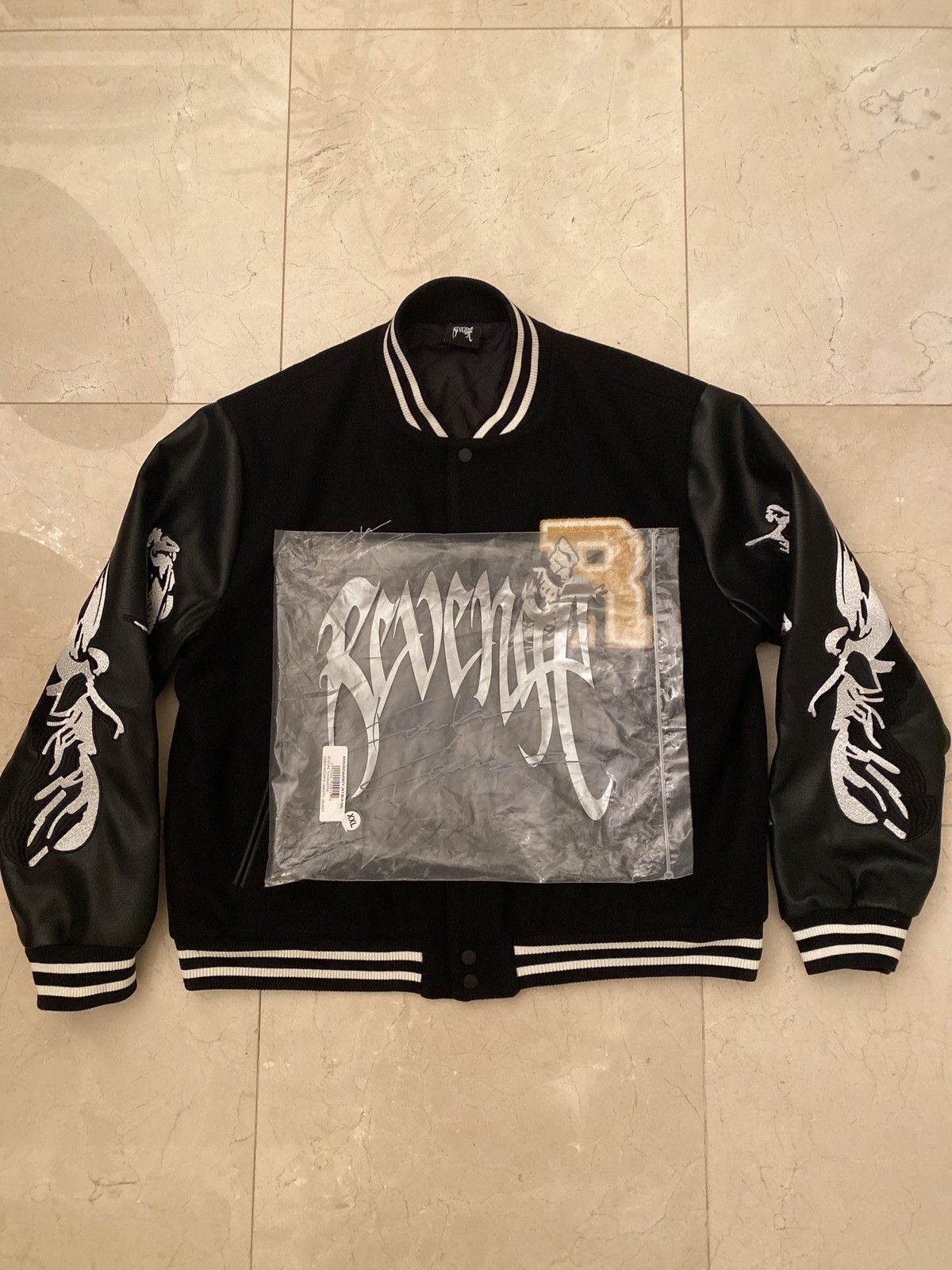 Revenge REVENGE KOSUKE KAWAMURA EMBROIDERED VARSITY JACKET BLACK Size US XXL / EU 58 / 5 - 2 Thumbnail