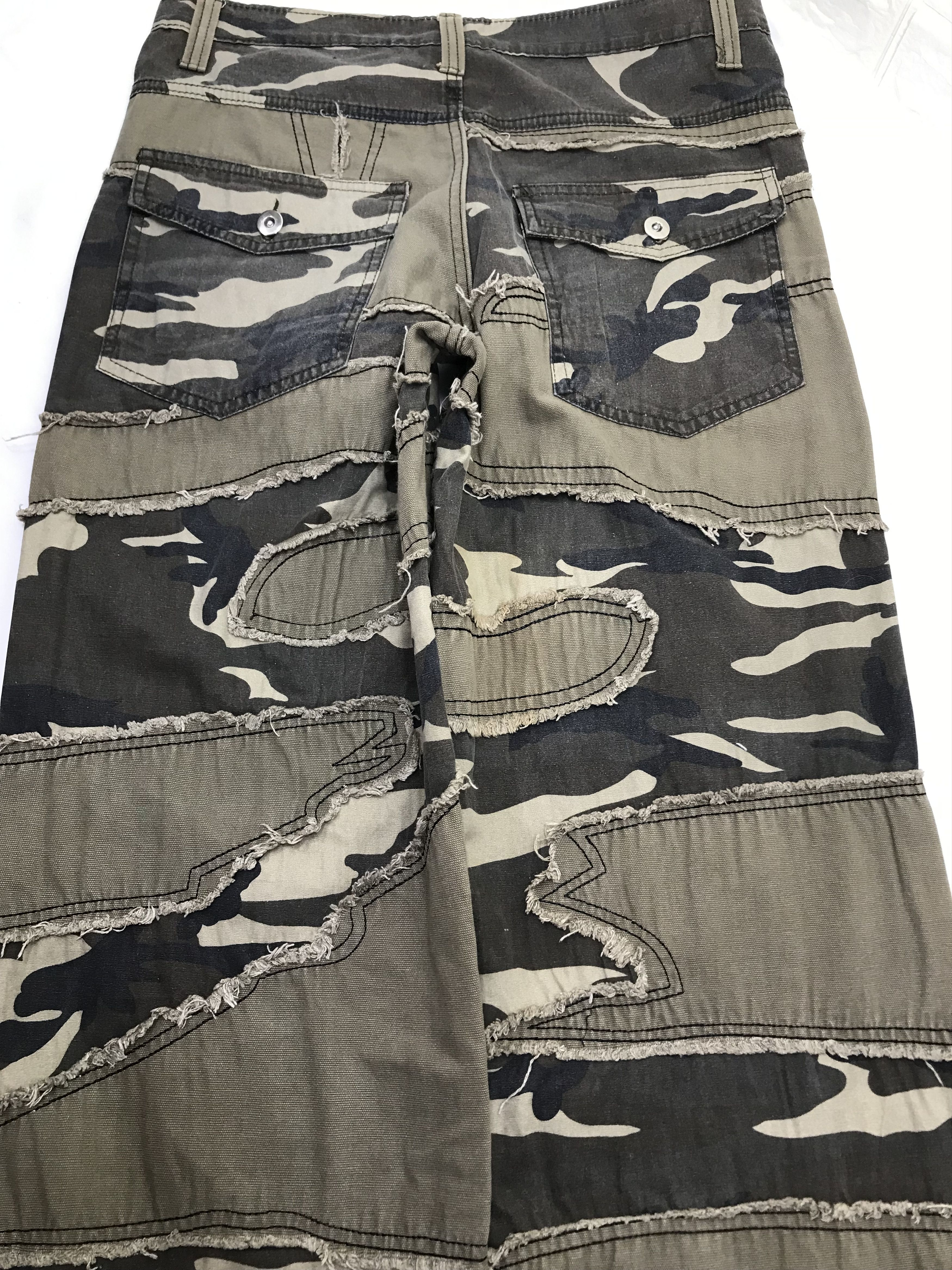 Japanese Brand Vintage Camo Hybrid Rebuilt Design Wide Leg Baggy Pants Size US 32 / EU 48 - 9 Thumbnail