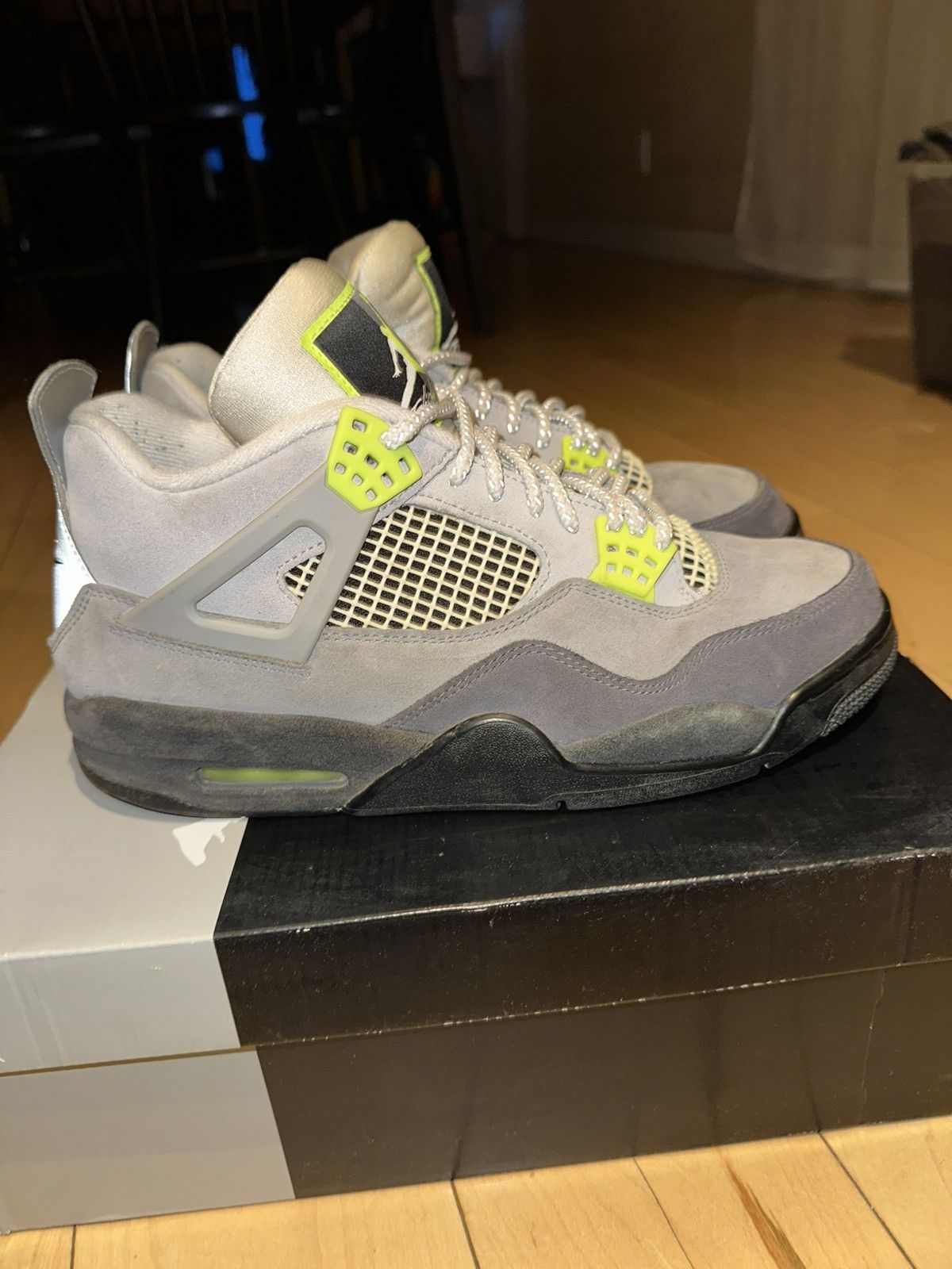 Jordan Brand Jordan 4 Neon Size US 10 / EU 43 - 1 Thumbnail