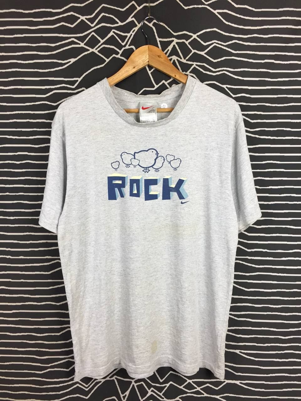Nike Vtg 90s Distressed Nike "ROCK" Chicks Logo Spell Out Tee Size US M / EU 48-50 / 2 - 1 Thumbnail
