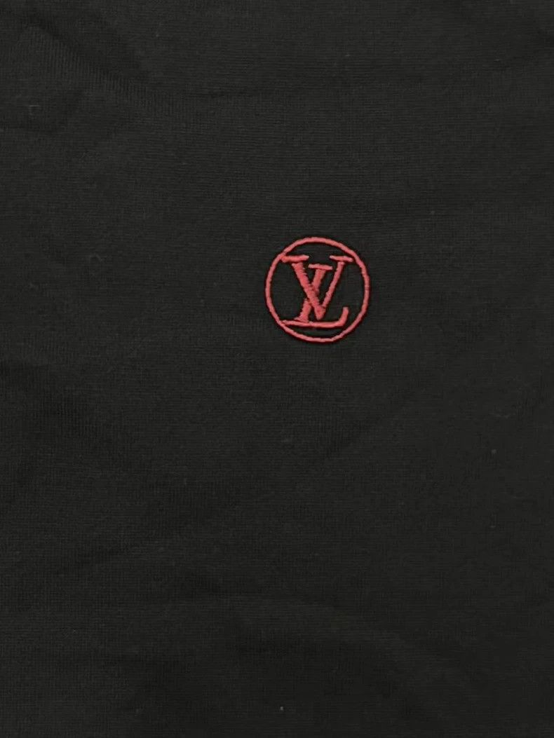 Louis Vuitton Louis Vuitton Classic logo cotton short sleeve T-shirt Size US XXL / EU 58 / 5 - 3 Thumbnail