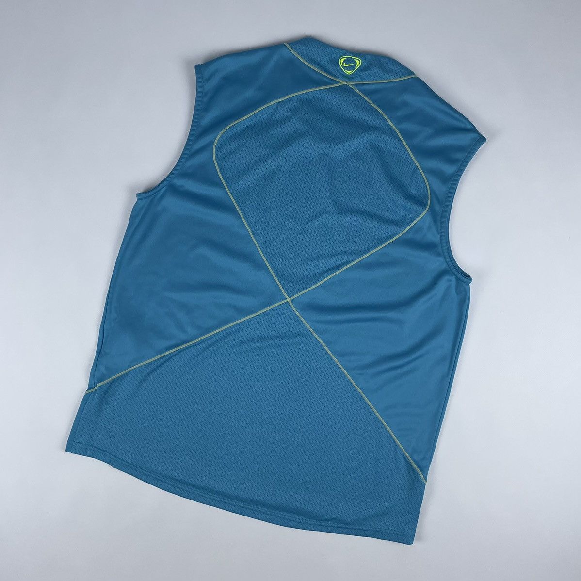 Nike Vintage Nike FC Barcelona Training Vest Shirt Soccer Jersey Size US L / EU 52-54 / 3 - 9 Thumbnail