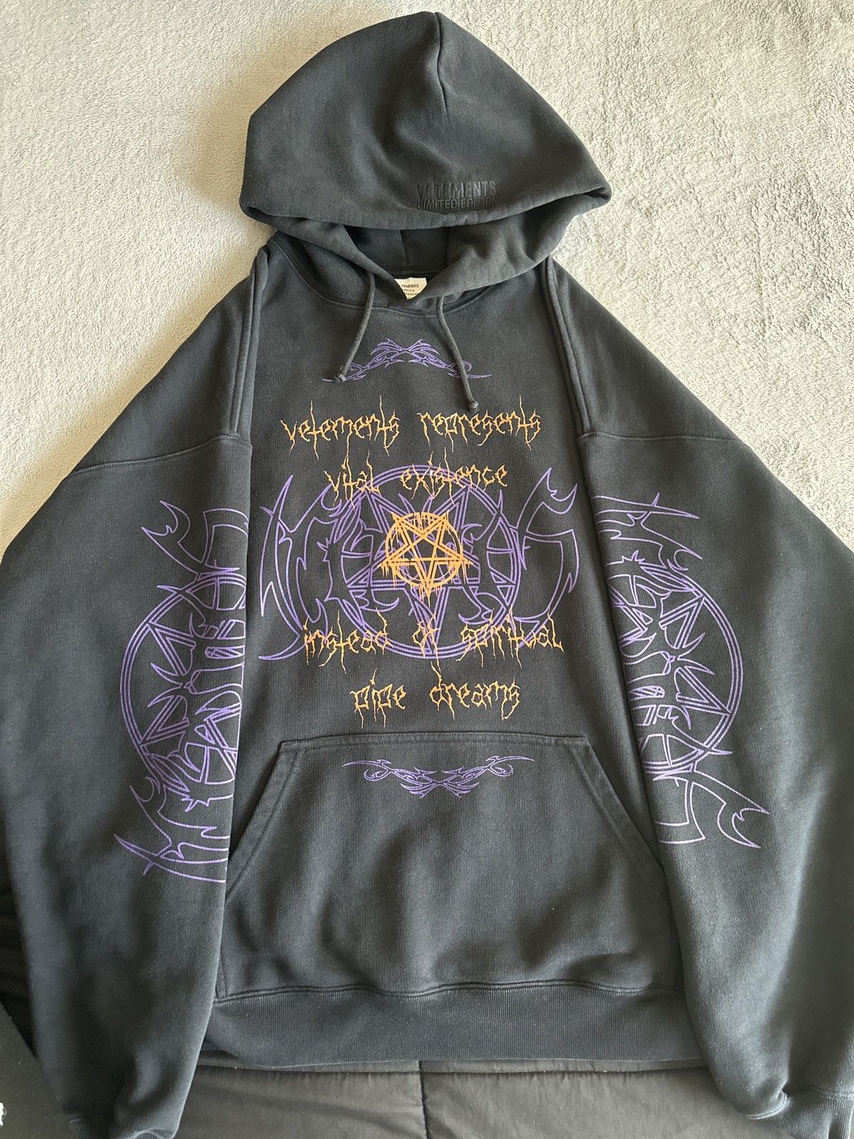 VETEMENTS pentagram hoodie black 21fw VETEMENTS Black Hoodies for