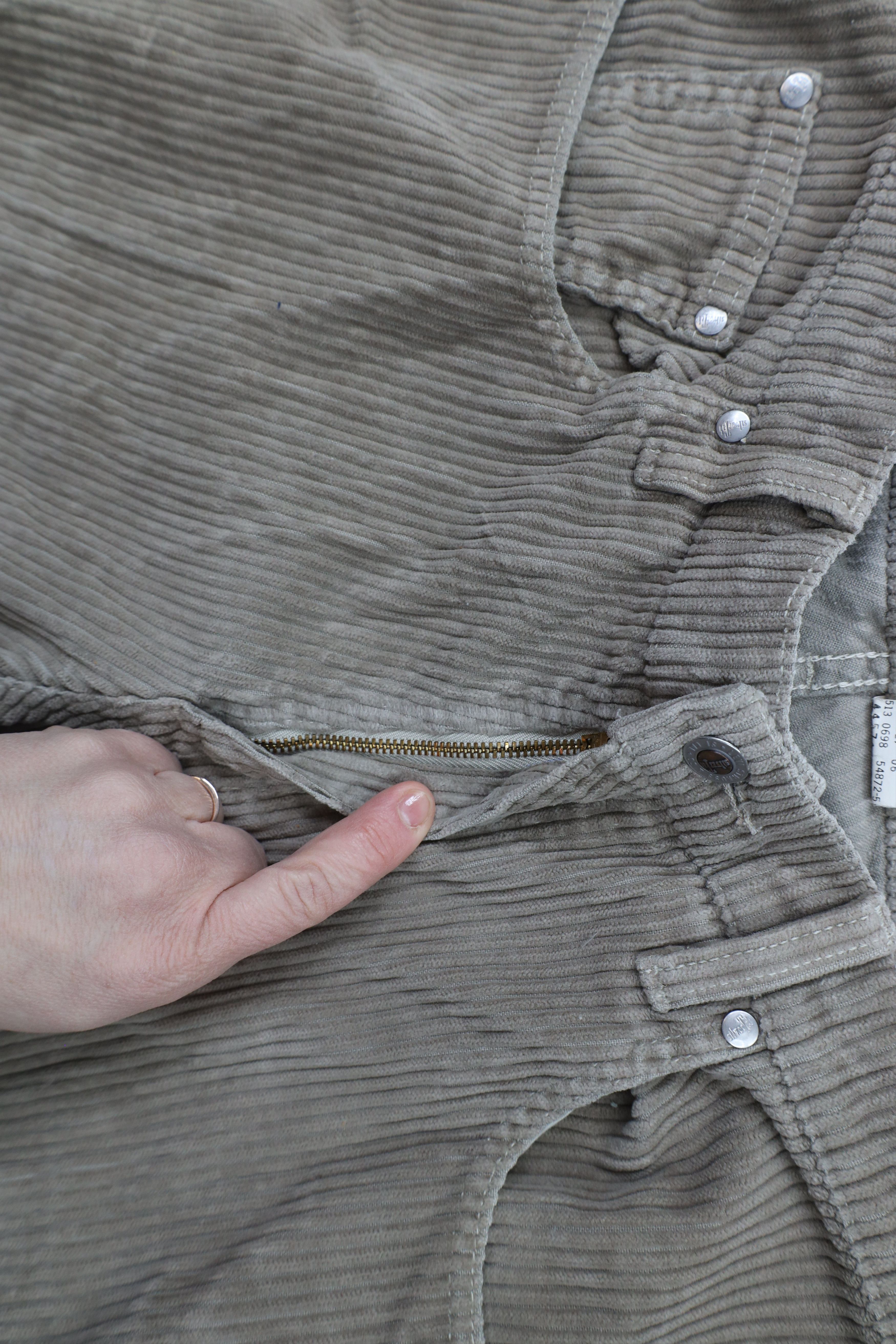 Levi's × Vintage Vintage 90s Levis SilverTab Wide Leg Corduroy Pants USA Size US 32 / EU 48 - 8 Thumbnail