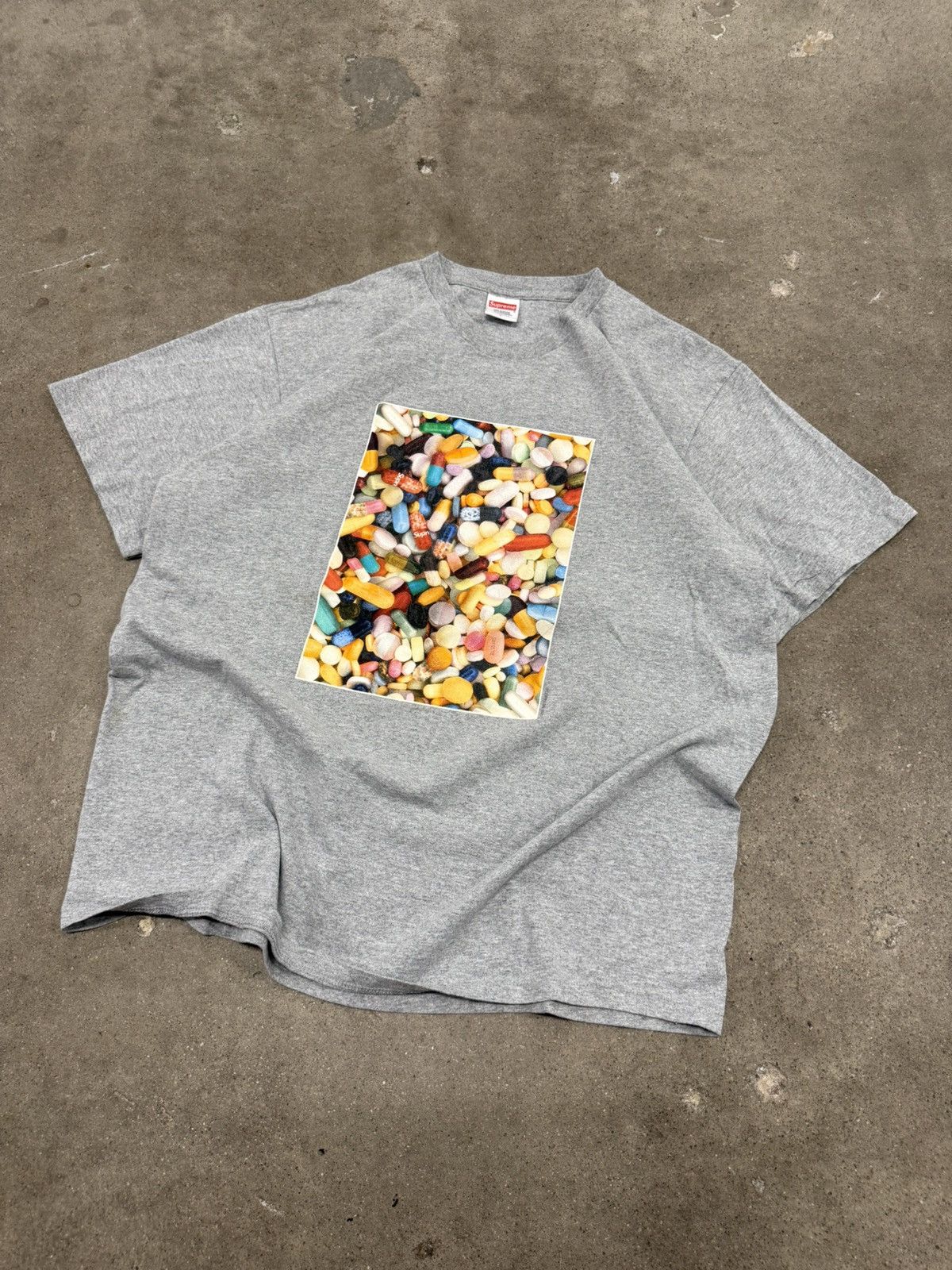 Supreme RARE SUPREME DRUGS PILLS T SHIRT Size US L / EU 52-54 / 3 - 1 Thumbnail