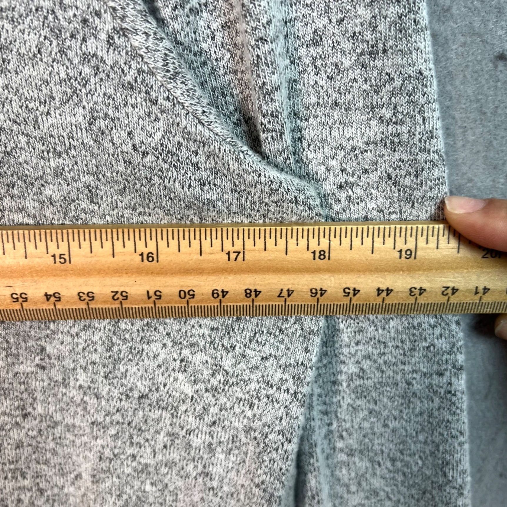 Ann Taylor VINTAGE Ann Taylor Womens Top Gray Long Sleeve Round Neck Pullover Size S Small Shirt Womens Size S / US 4 / IT 40 - 6 Thumbnail