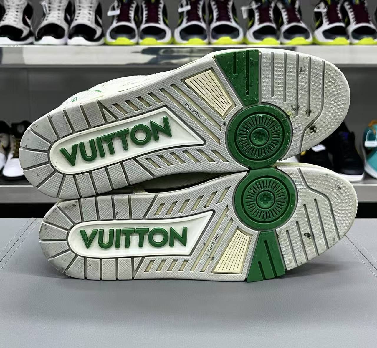 Louis Vuitton Louis Vuitton Training Green Lowtop Sneakers 9 Men Size US 9 / EU 42 - 5 Thumbnail