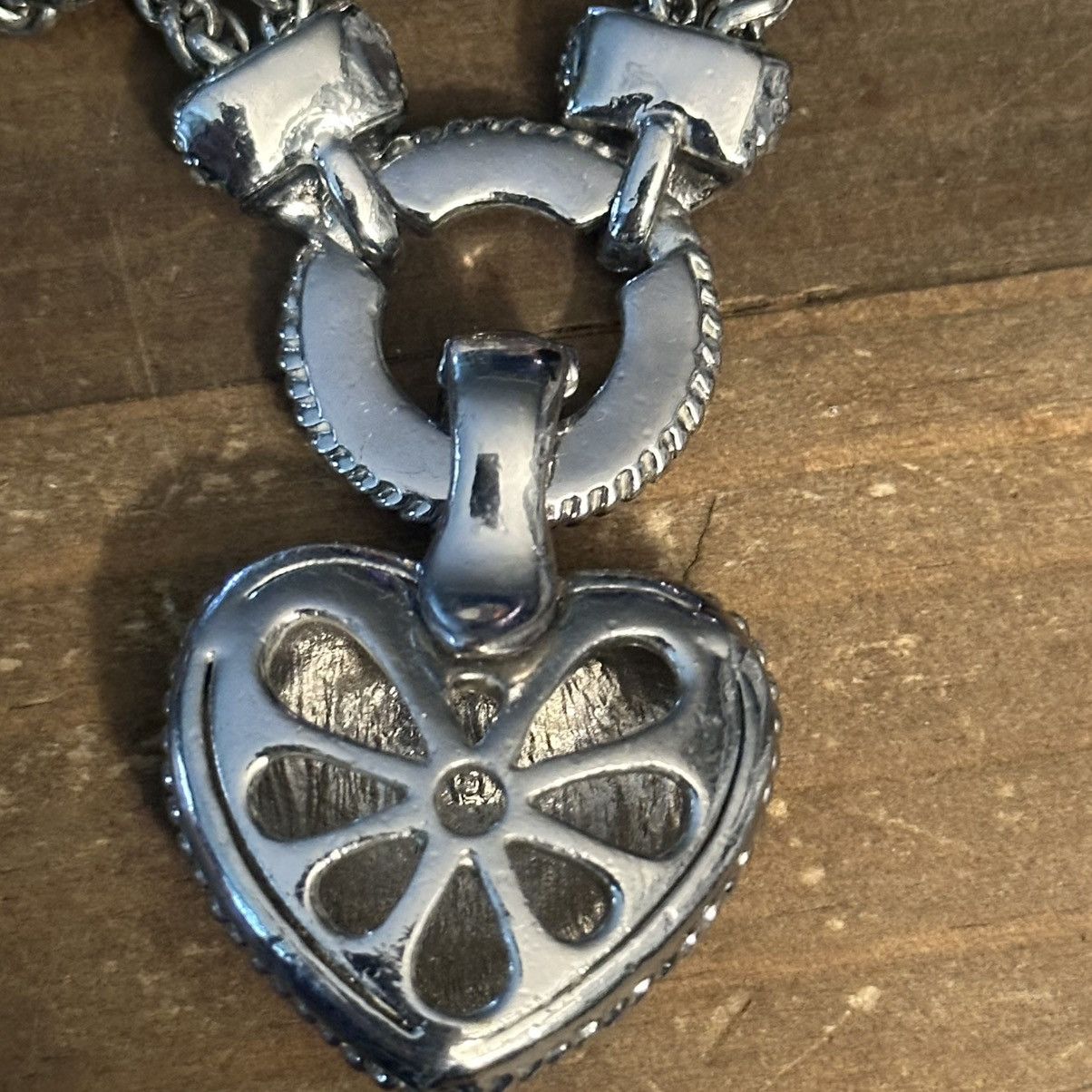 Other Silver tone draped chain rhinestone heart pendant necklace Size ONE SIZE - 4 Thumbnail