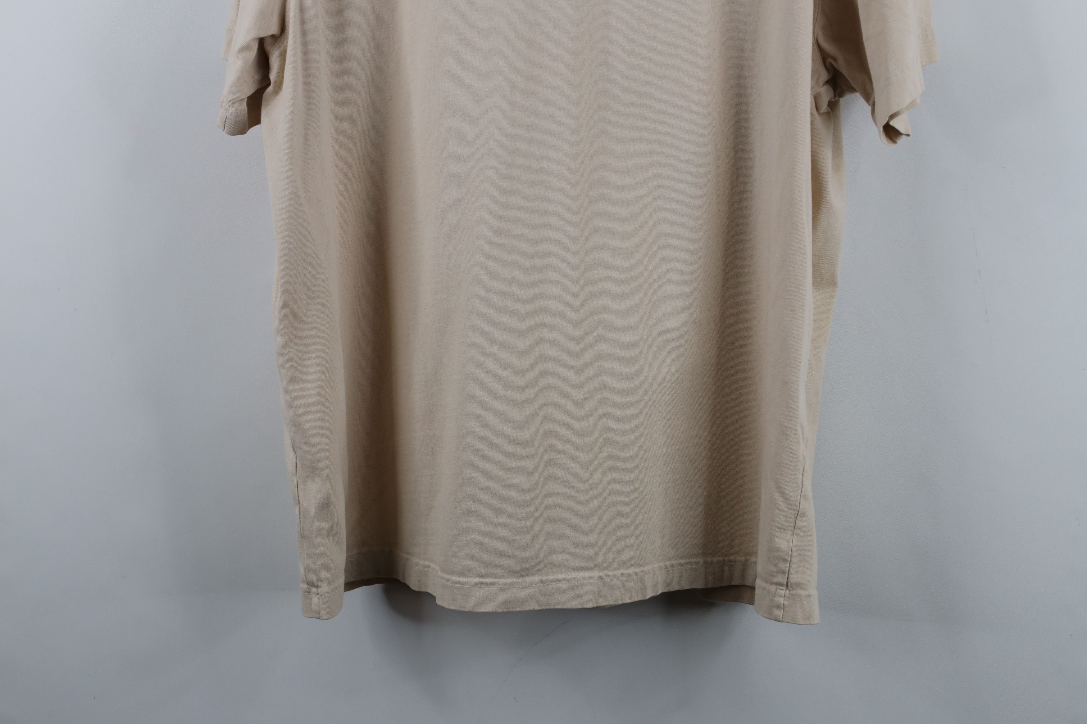 Eddie Bauer Vintage Y2K Eddie Bauer Stonewash Pocket T-Shirt Beige Size US L / EU 52-54 / 3 - 14 Thumbnail
