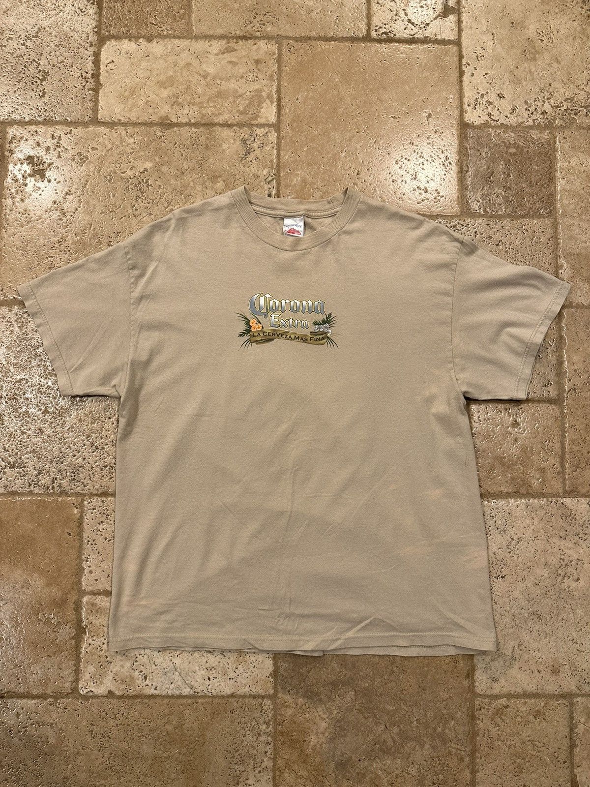 Vintage Vintage Corona 2006 Tan Beer Short Sleeve Tee Size US XL / EU 56 / 4 - 4 Thumbnail