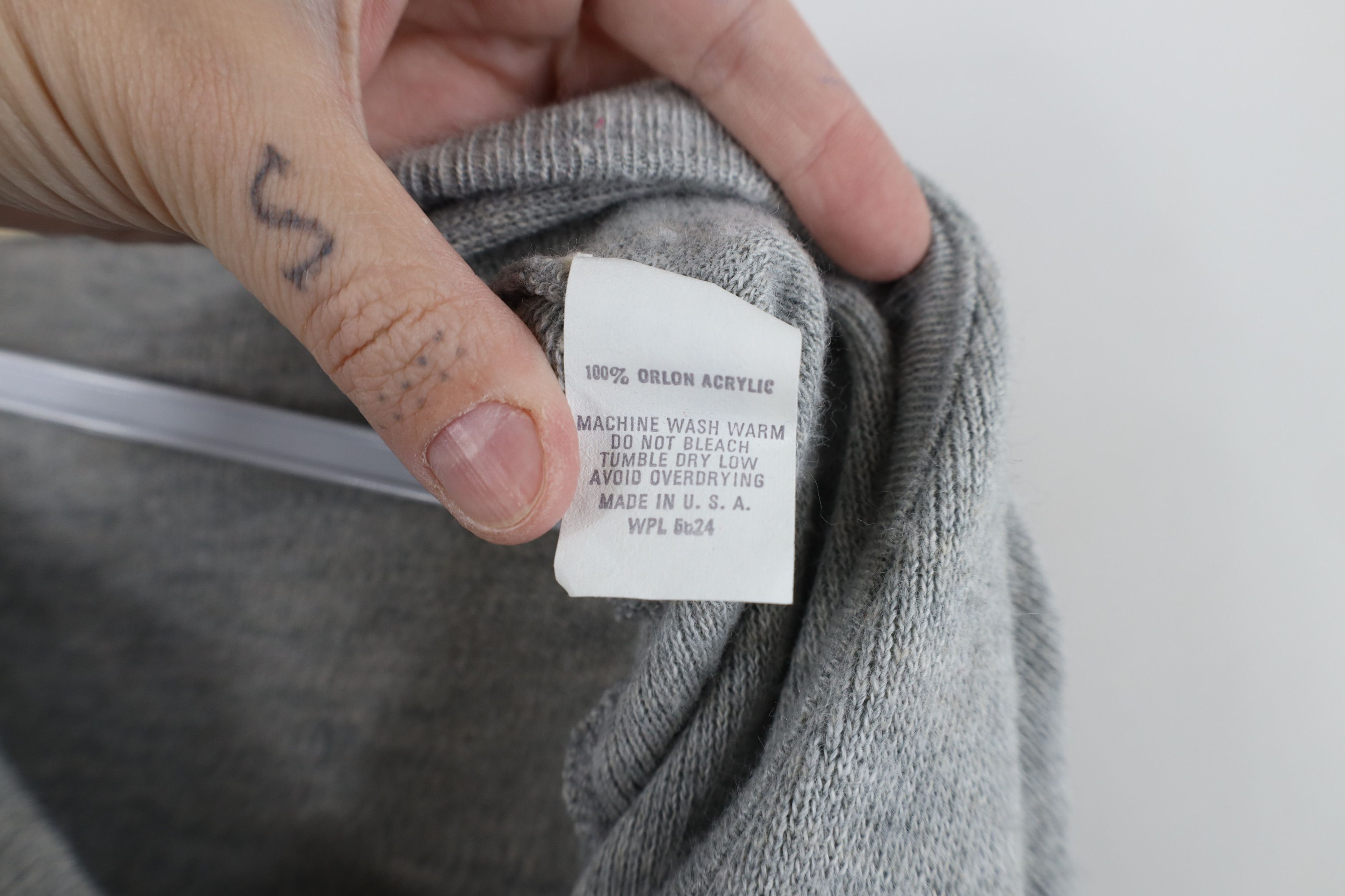 Vintage Vintage 70s Streetwear Equestrian V-Neck Sweater Gray USA Size US S / EU 44-46 / 1 - 6 Thumbnail
