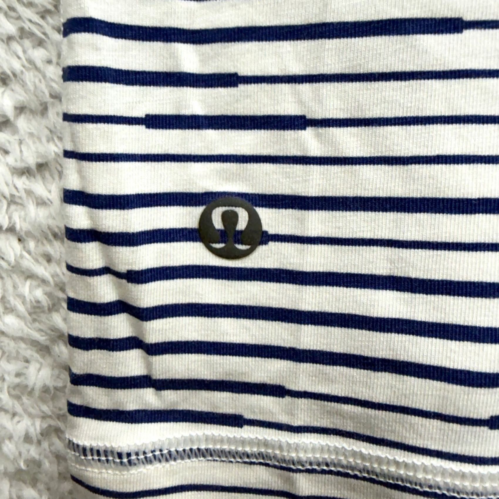 Lululemon Lululemon Metal Vent Tech Short Sleeve Shirt Navy White Striped M Mens Crew Neck Moisture Wicking Breathable Athletic Activewear Nij? Size US M / EU 48-50 / 2 - 6 Thumbnail
