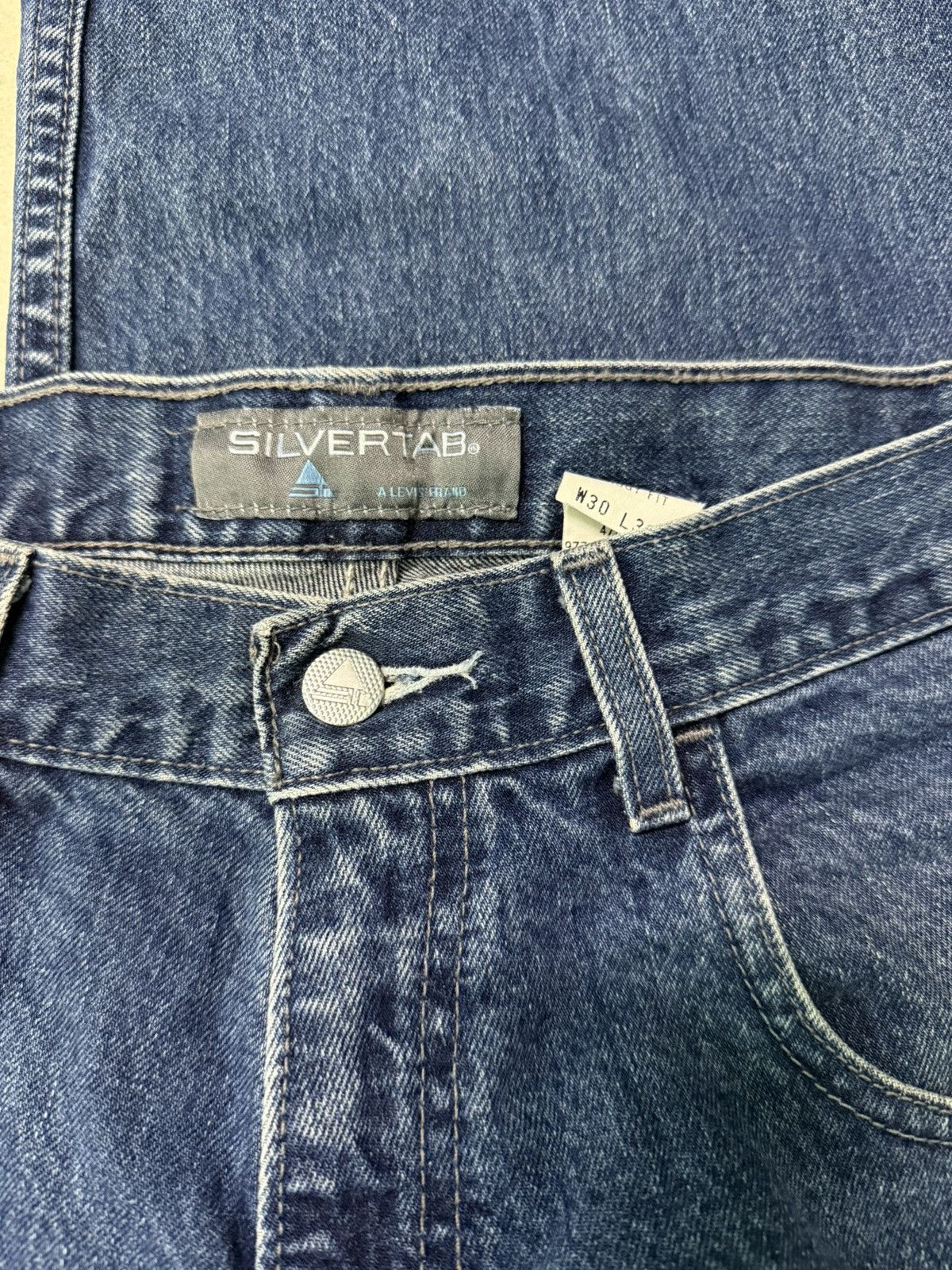 Levi's Vintage Clothing LEVIS SILVERTAB BAGGY JEANS Size US 26 / EU 42 - 15 Thumbnail