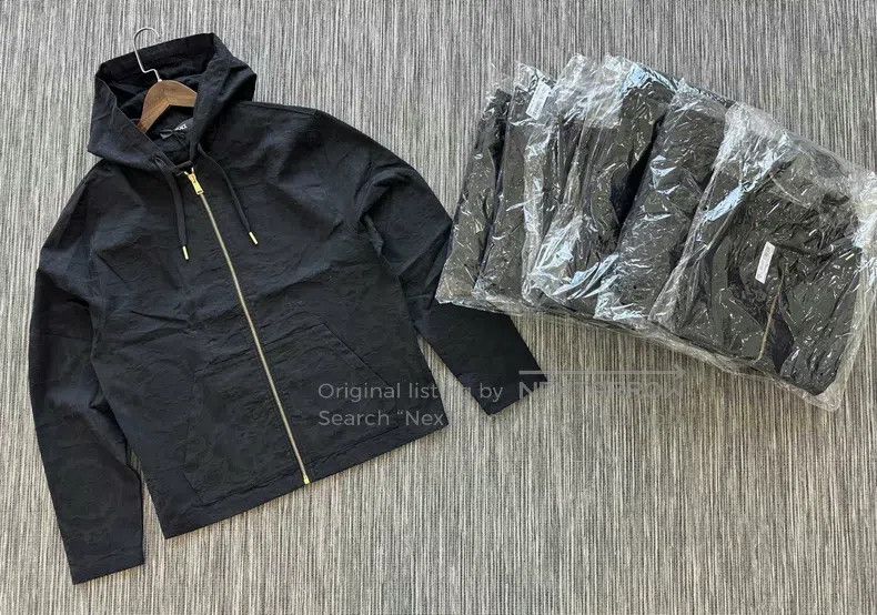 Versace Versace Baroque dark pattern men's coat Size US XXL / EU 58 / 5 - 3 Thumbnail
