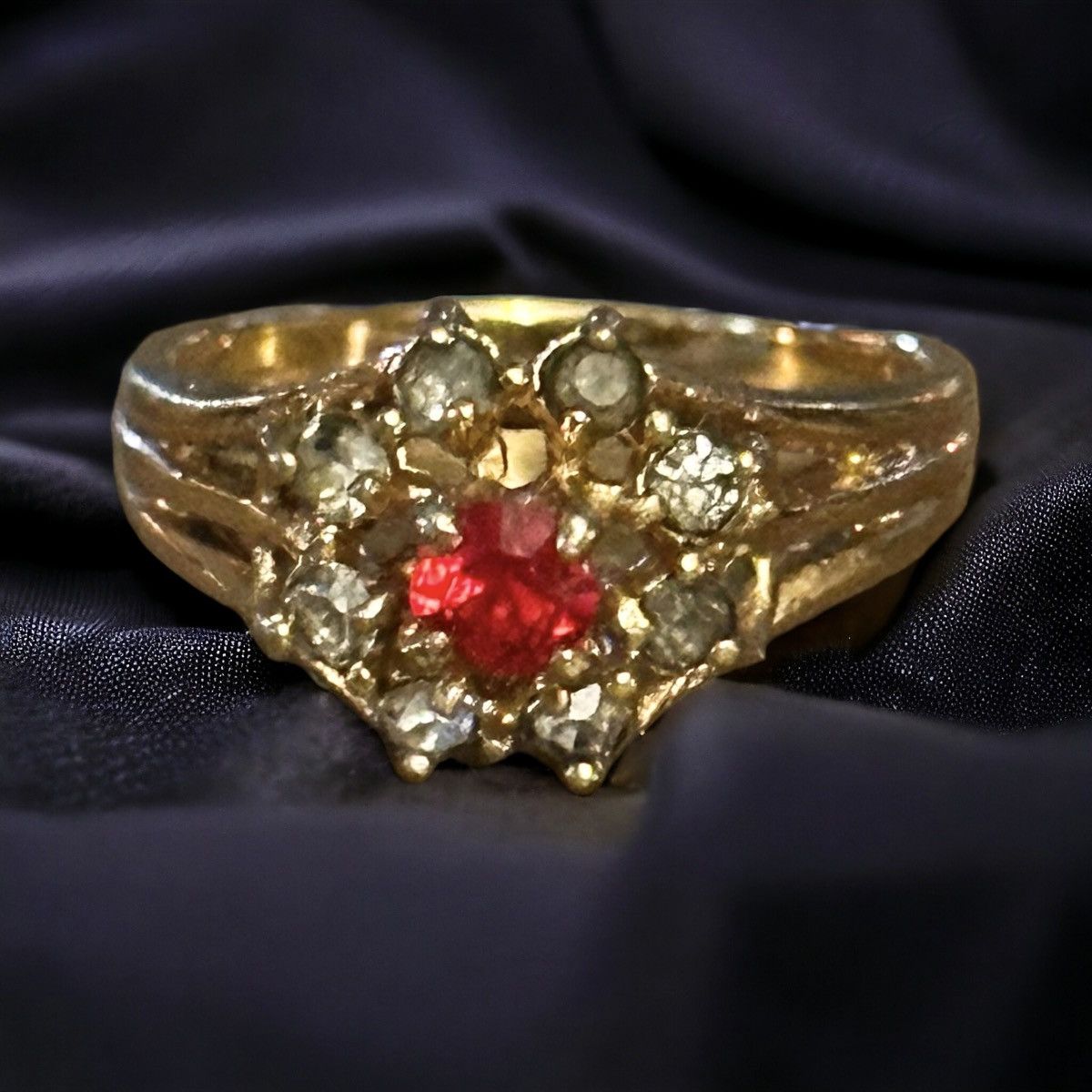 Vintage Vintage simulated ruby with clear rhinestones ring Size ONE SIZE - 1 Thumbnail