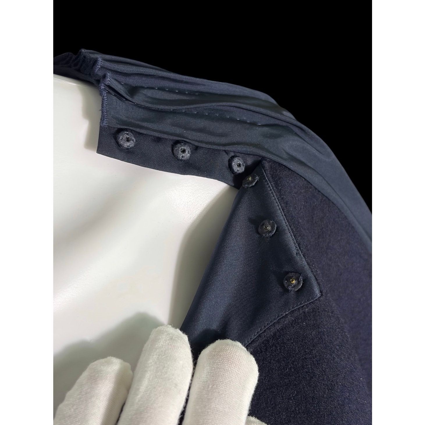 Louis Vuitton 2007 Louis Vuitton Collection Marc Jacobs Silk & Wool Shirt Size M / US 6-8 / IT 42-44 - 11 Thumbnail