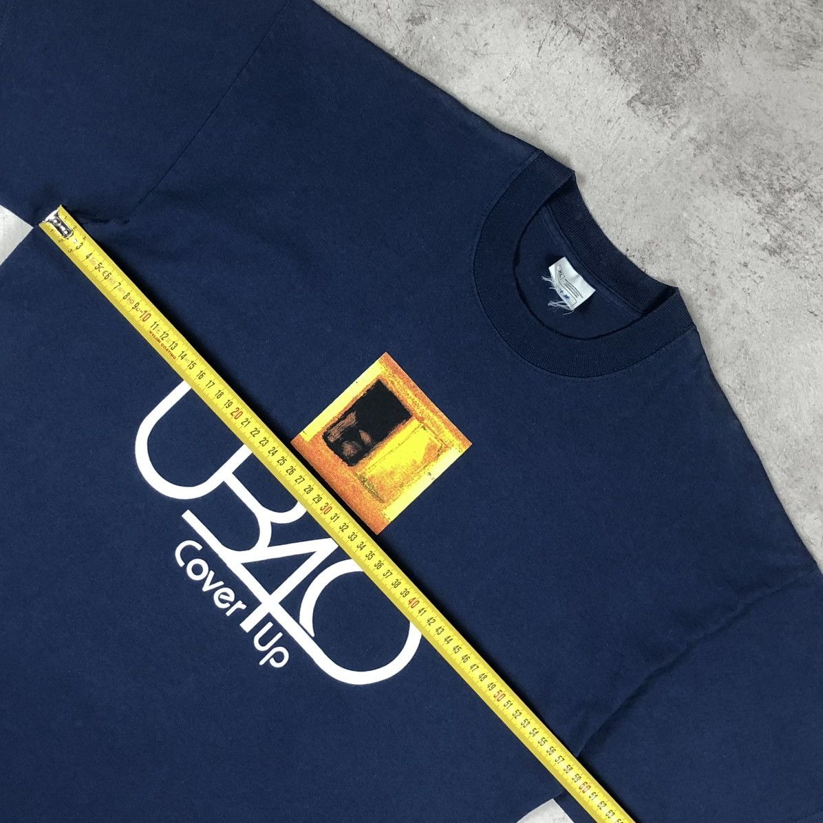 Band Tees 2001 UB40 Cover Up Tee Size US L / EU 52-54 / 3 - 20 Thumbnail