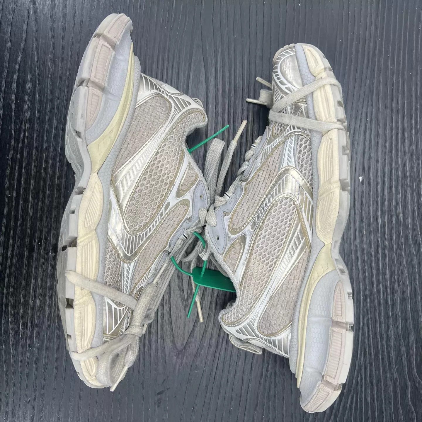 Balenciaga Balenciaga 3XL Light Beige 39 New Condition Size US 6 / EU 39 - 7 Thumbnail