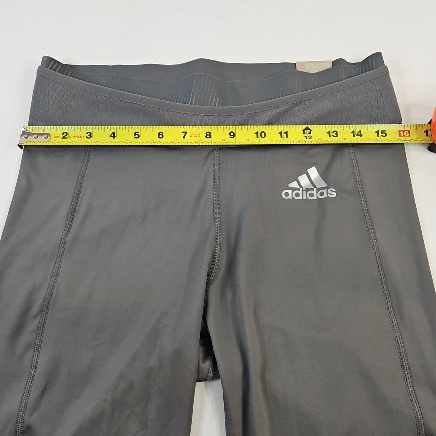 Adidas Adidas Primegreen Aeroready Techfit 3" Mid Rise Volleyball Shorts Gray L Adult Women Size 36" / US 14 / IT 50 - 4 Thumbnail