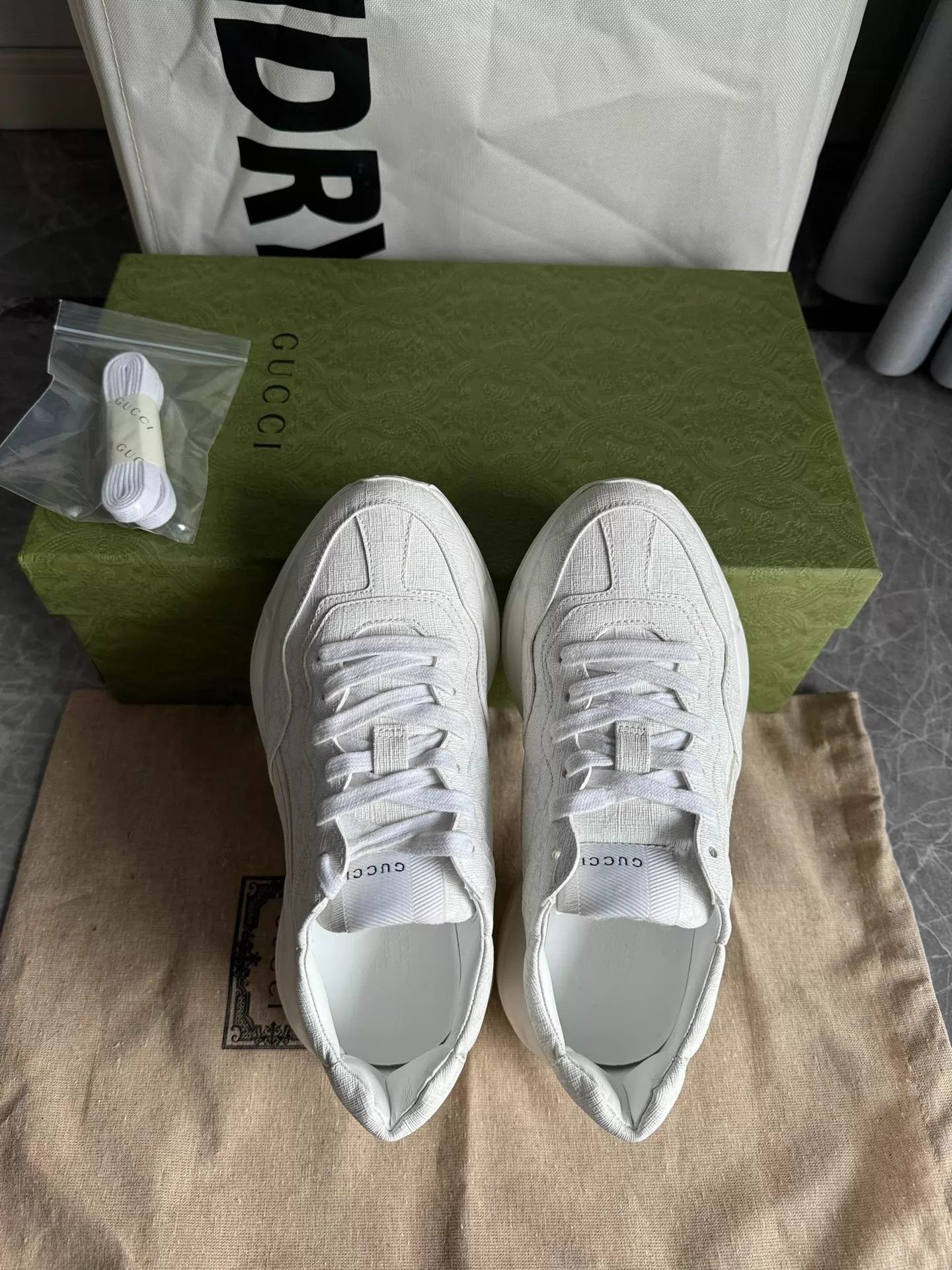 Gucci Gucci Rhyton White GG 35.5 Sneaker Size US 5 / IT 35 - 6 Thumbnail