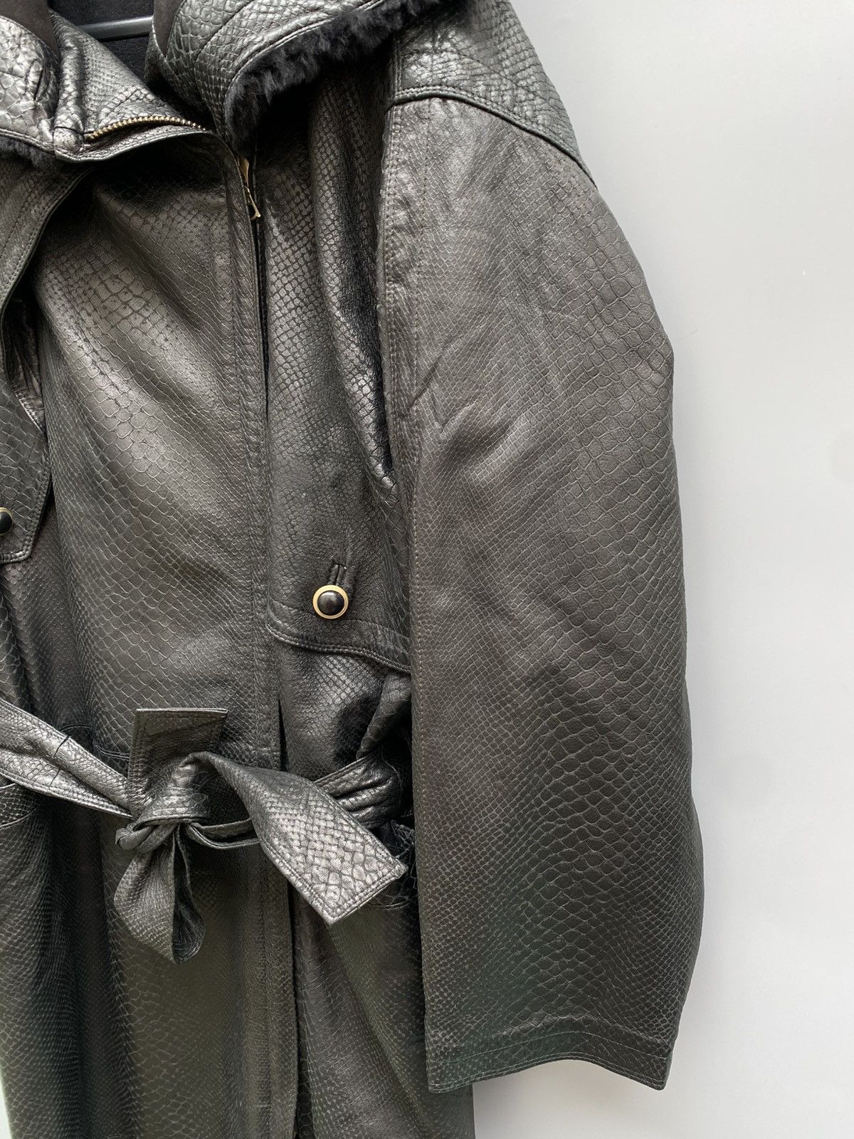 Versace 1990s Gianni Versace Snakeskin Embossed Leather Coat Size US L / EU 52-54 / 3 - 6 Thumbnail