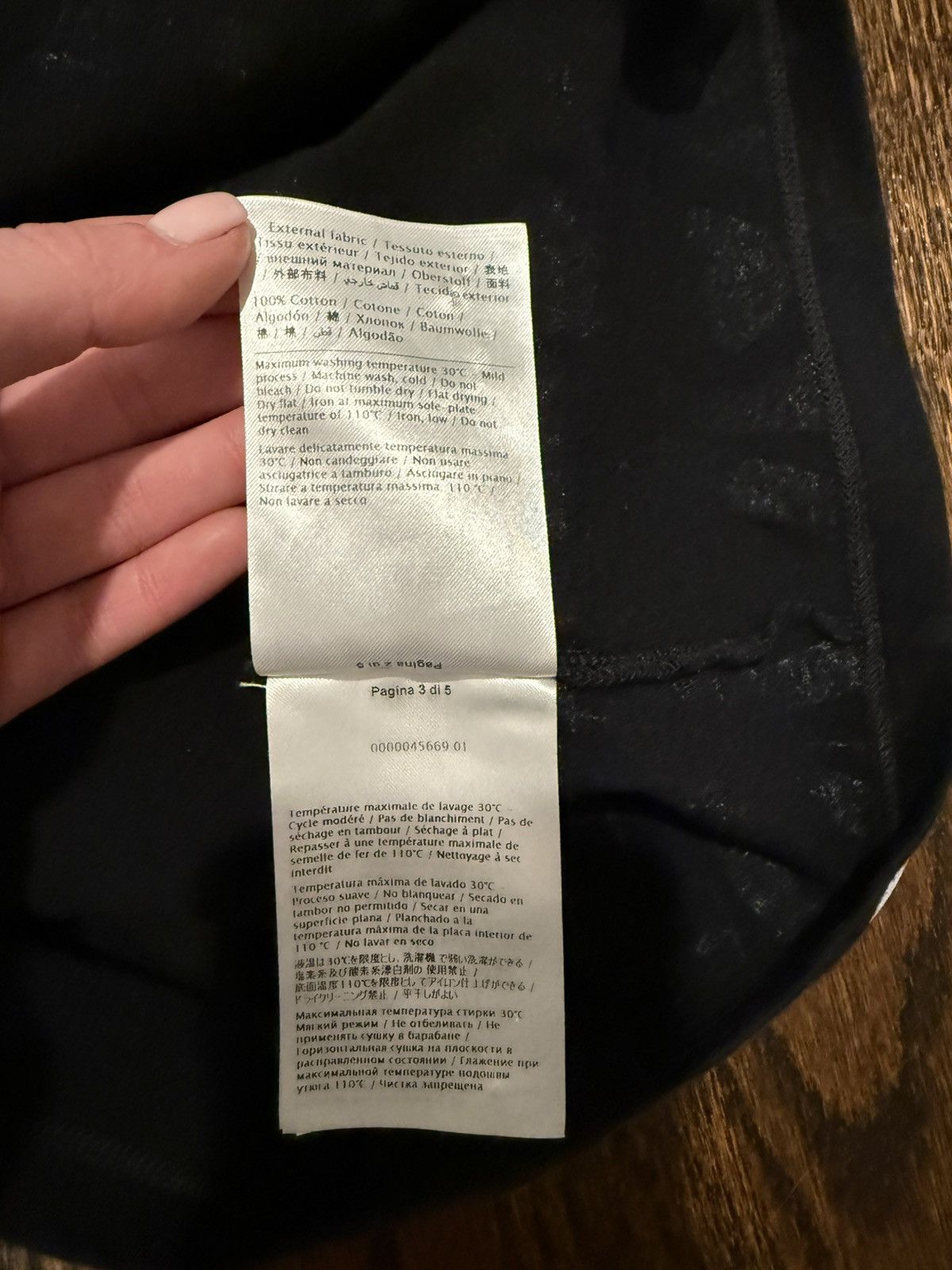Valentino Valentino black t shirt Size US L / EU 52-54 / 3 - 4 Thumbnail
